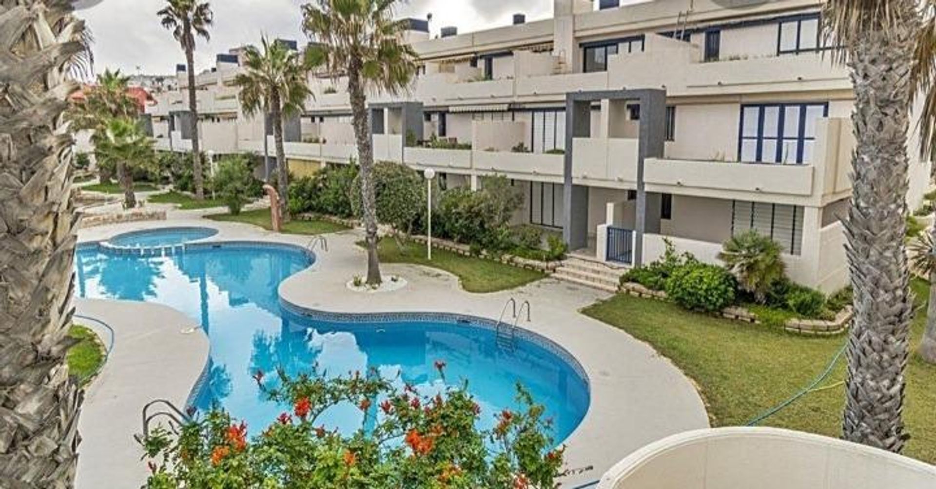 Condominium in Torrevieja, Comunidad Valenciana 12877312