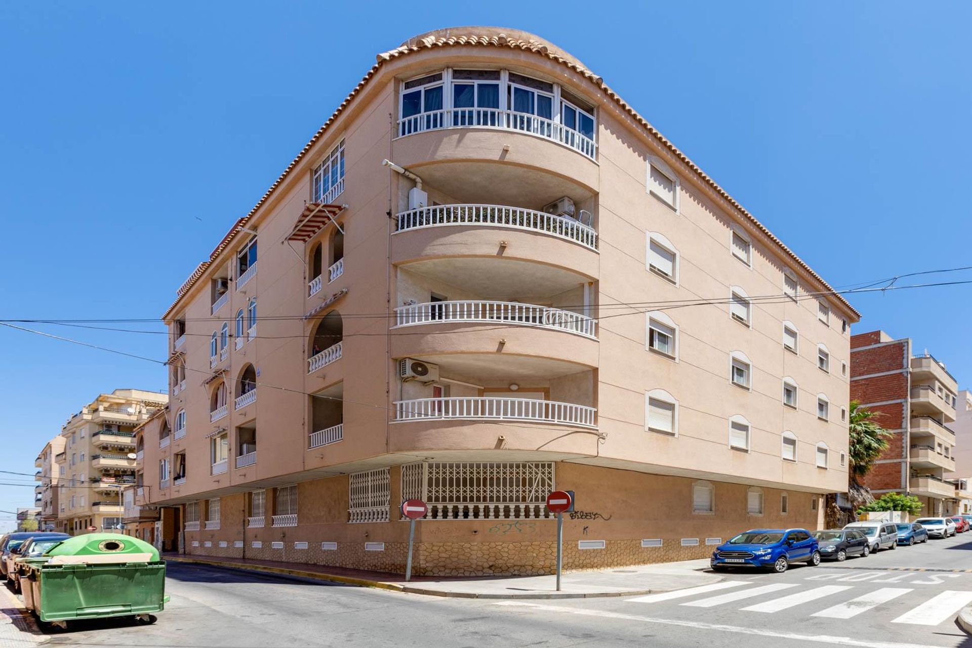 Condominium in Torrevieja, Comunidad Valenciana 12877316