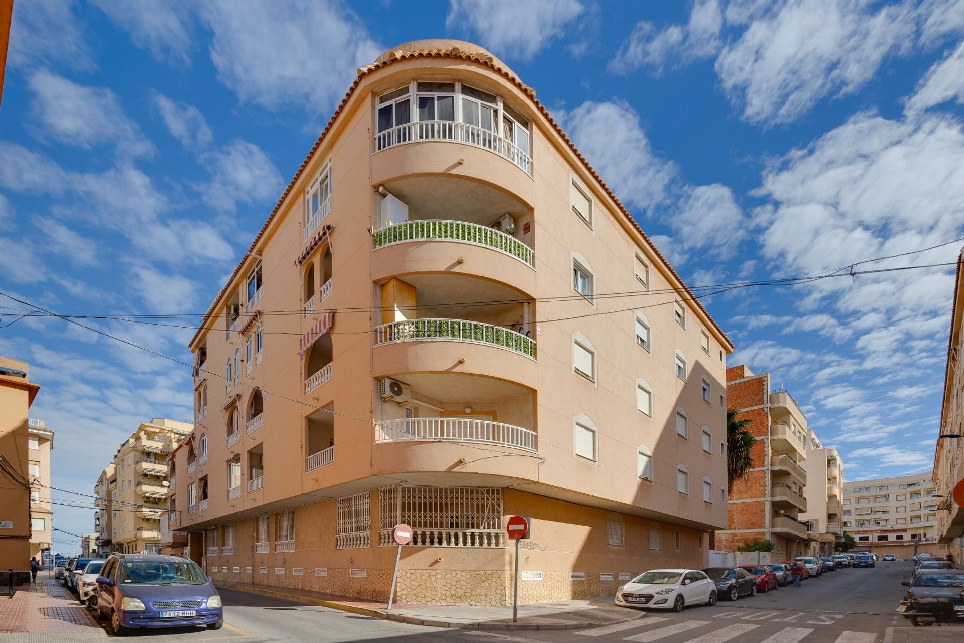 Condominium in Torrevieja, Comunidad Valenciana 12877316