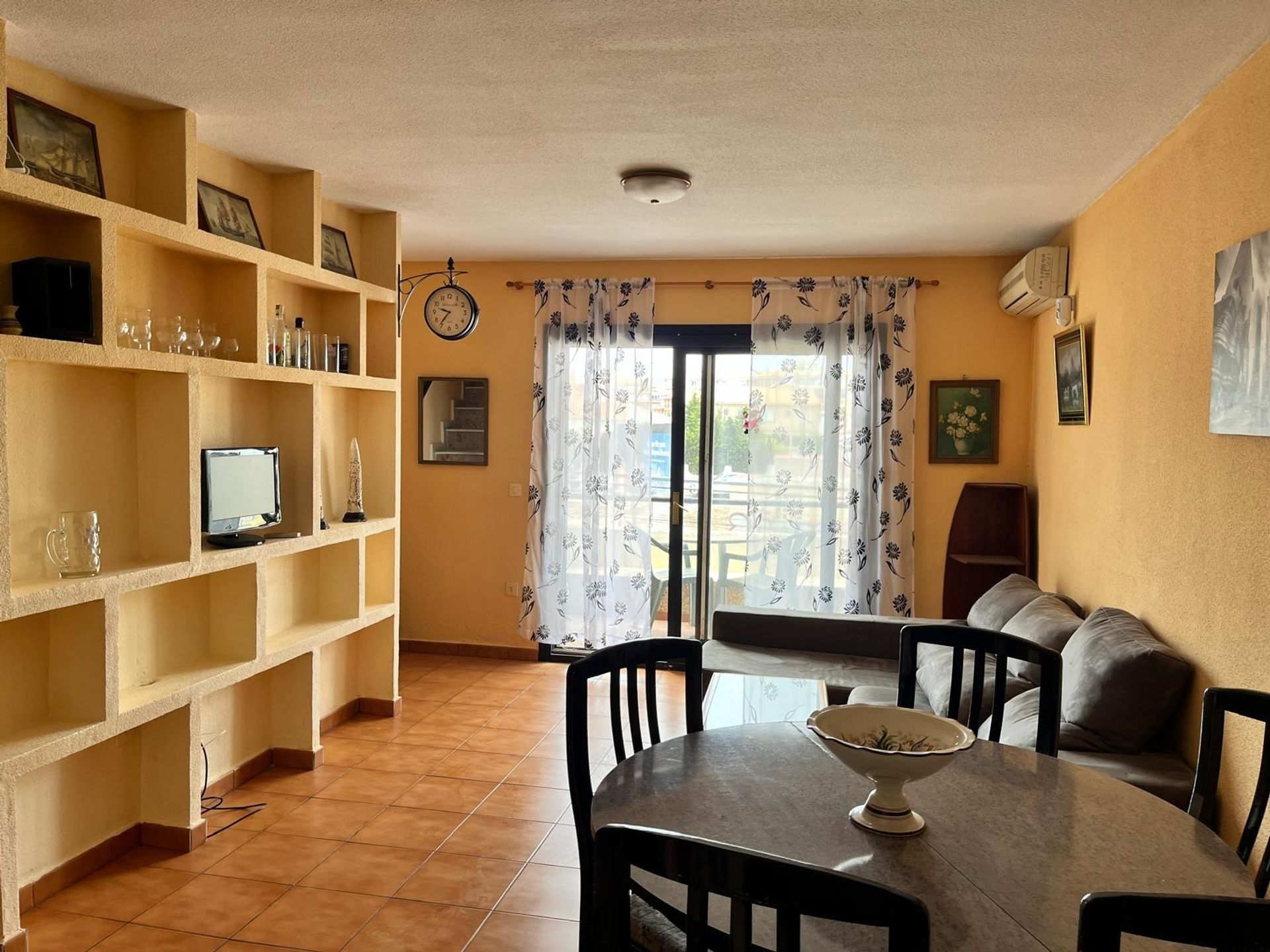 Condominium in Torrevieja, Valencia 12877749