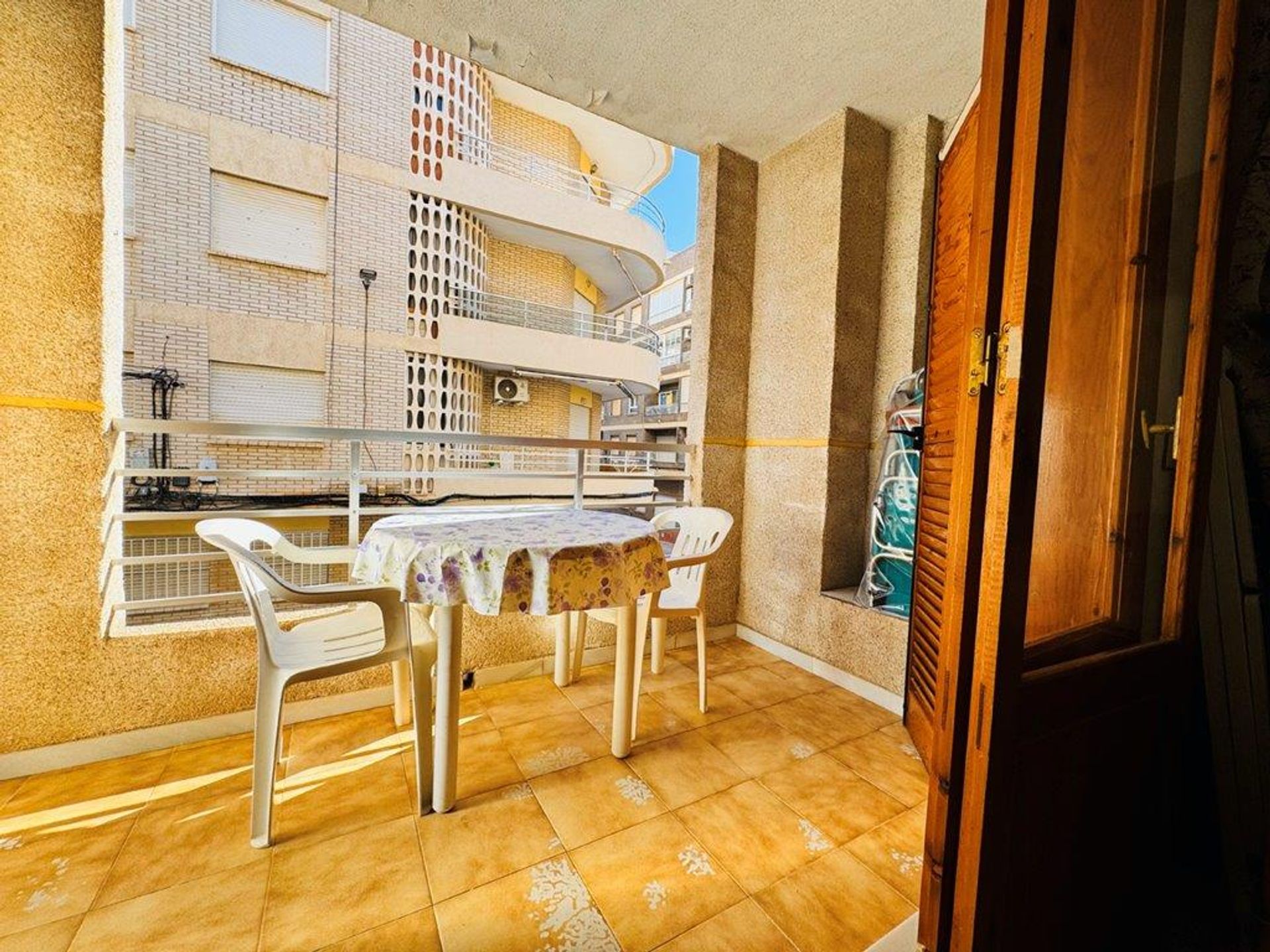 Condominium in Torrelamata, Valencia 12878101