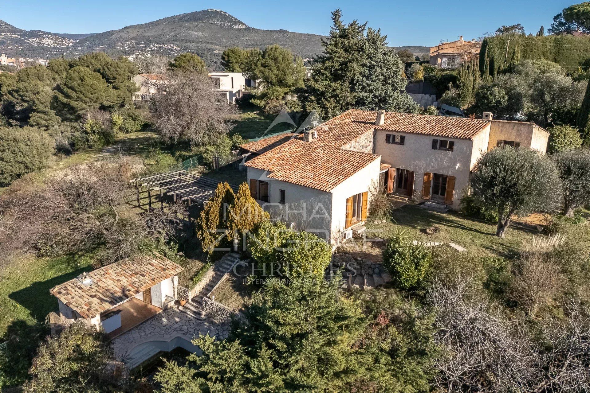 Casa nel Saint-Roman, Provence-Alpes-Cote d'Azur 12878155