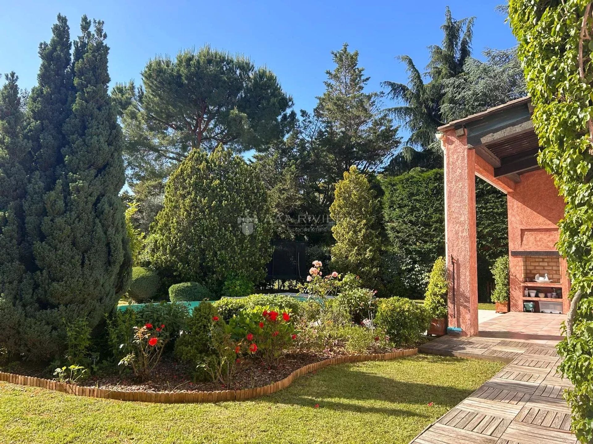 Rumah di Villeneuve-Loubet, Alpes-Maritimes 12878159