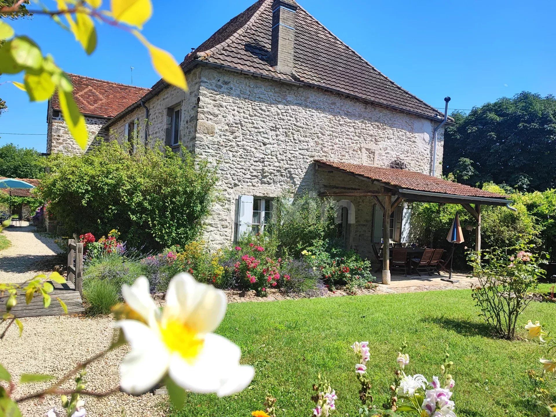 жилой дом в Beaune, Côte-d'Or 12878168