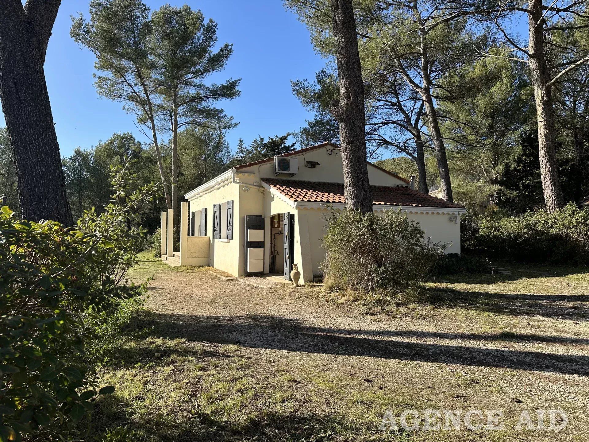 rumah dalam Cuges-les-Pins, Provence-Alpes-Côte d'Azur 12878234