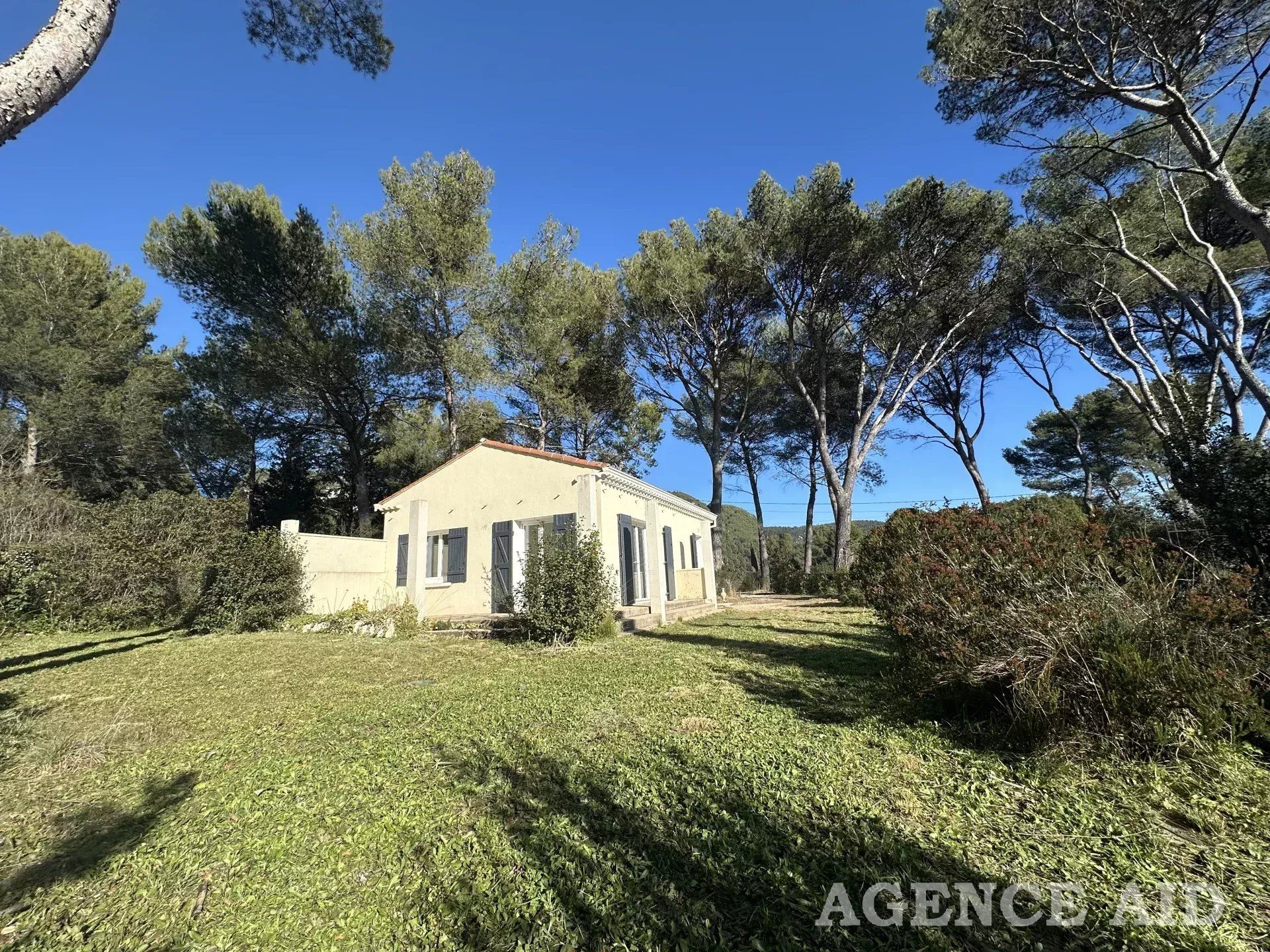 rumah dalam Cuges-les-Pins, Provence-Alpes-Côte d'Azur 12878234