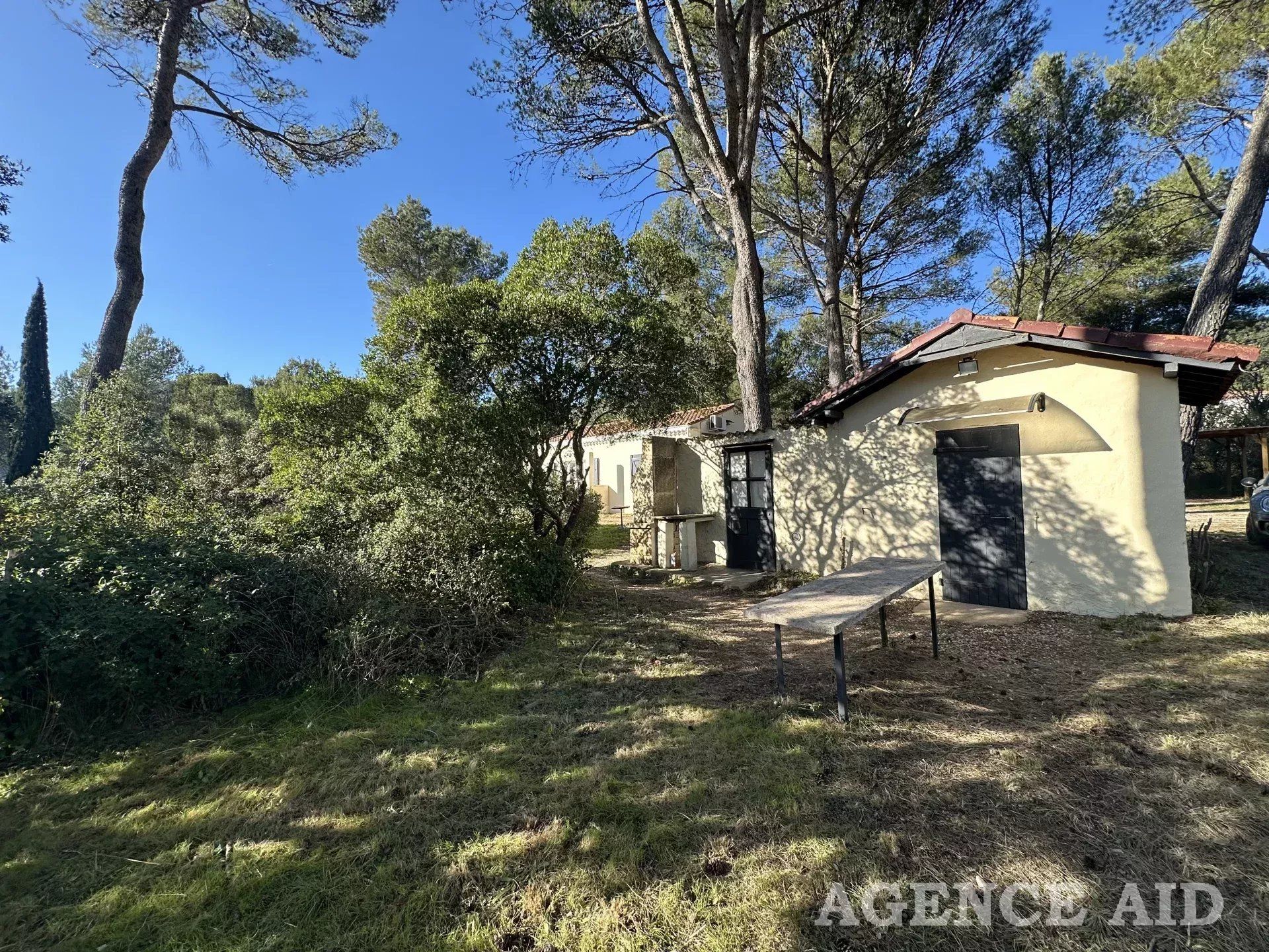 rumah dalam Cuges-les-Pins, Provence-Alpes-Côte d'Azur 12878234