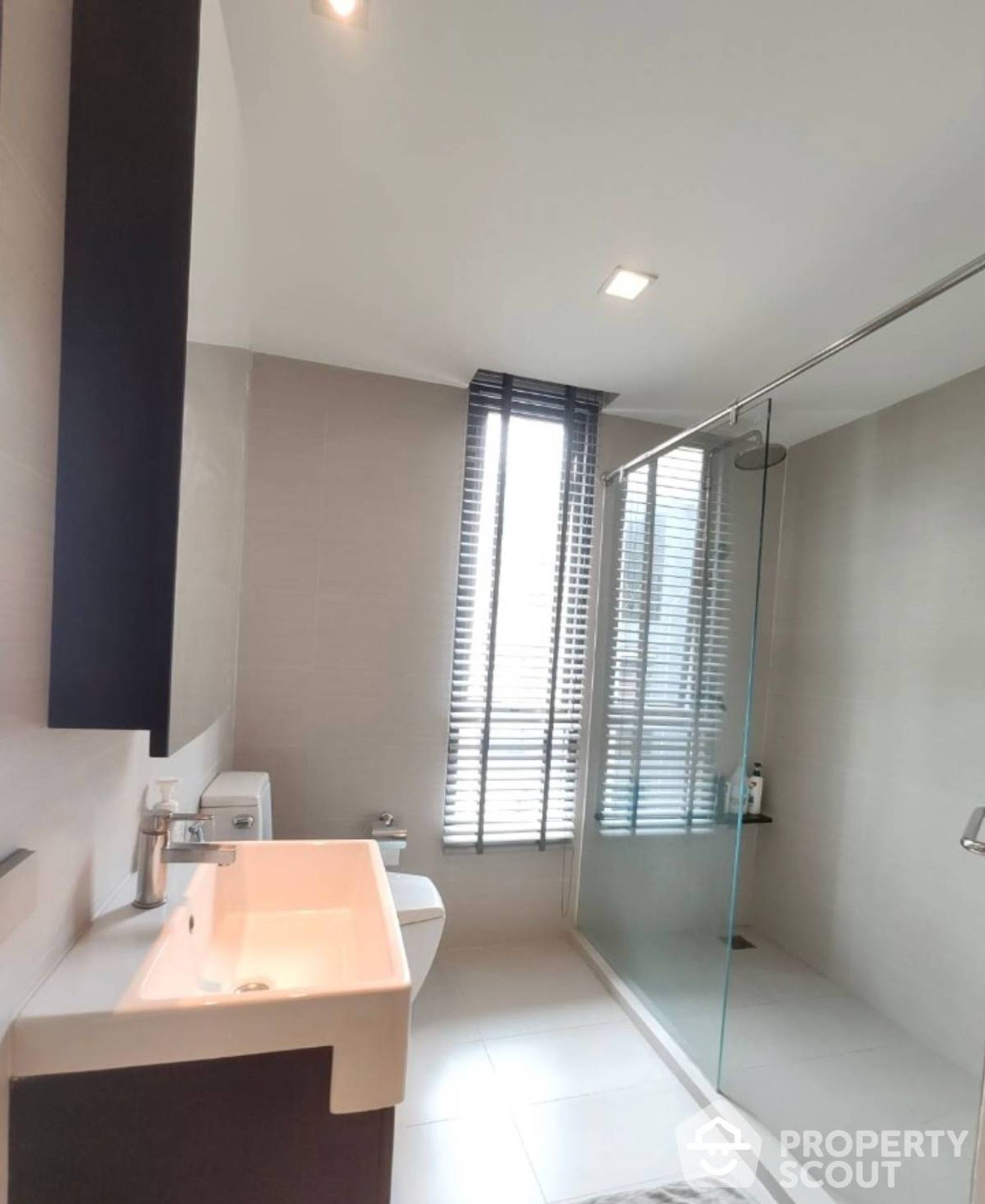 Condominio nel Khlong Toei, Krung Thep Maha Nakhon 12878560