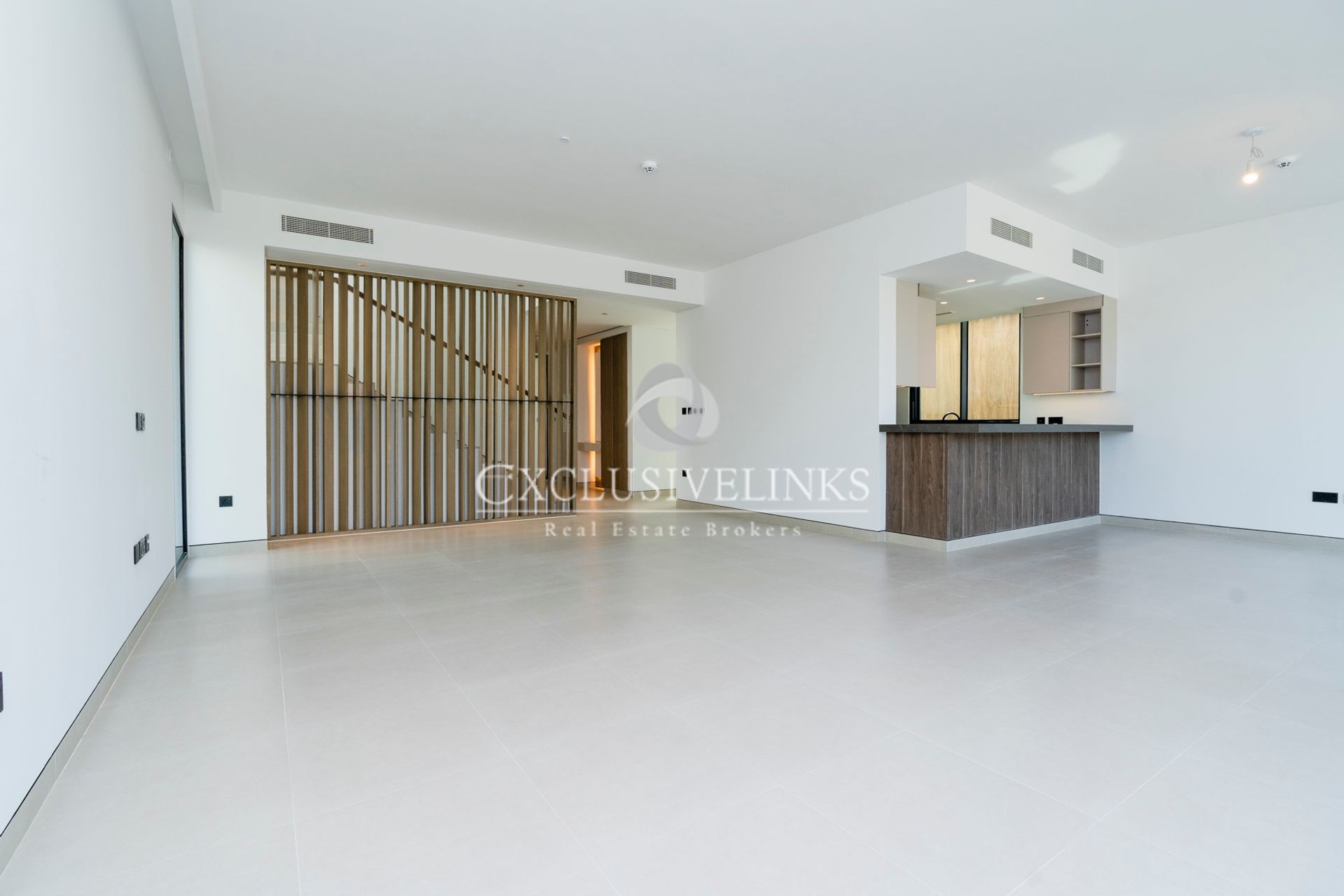 Residential in Dubai, Dubai 12879336