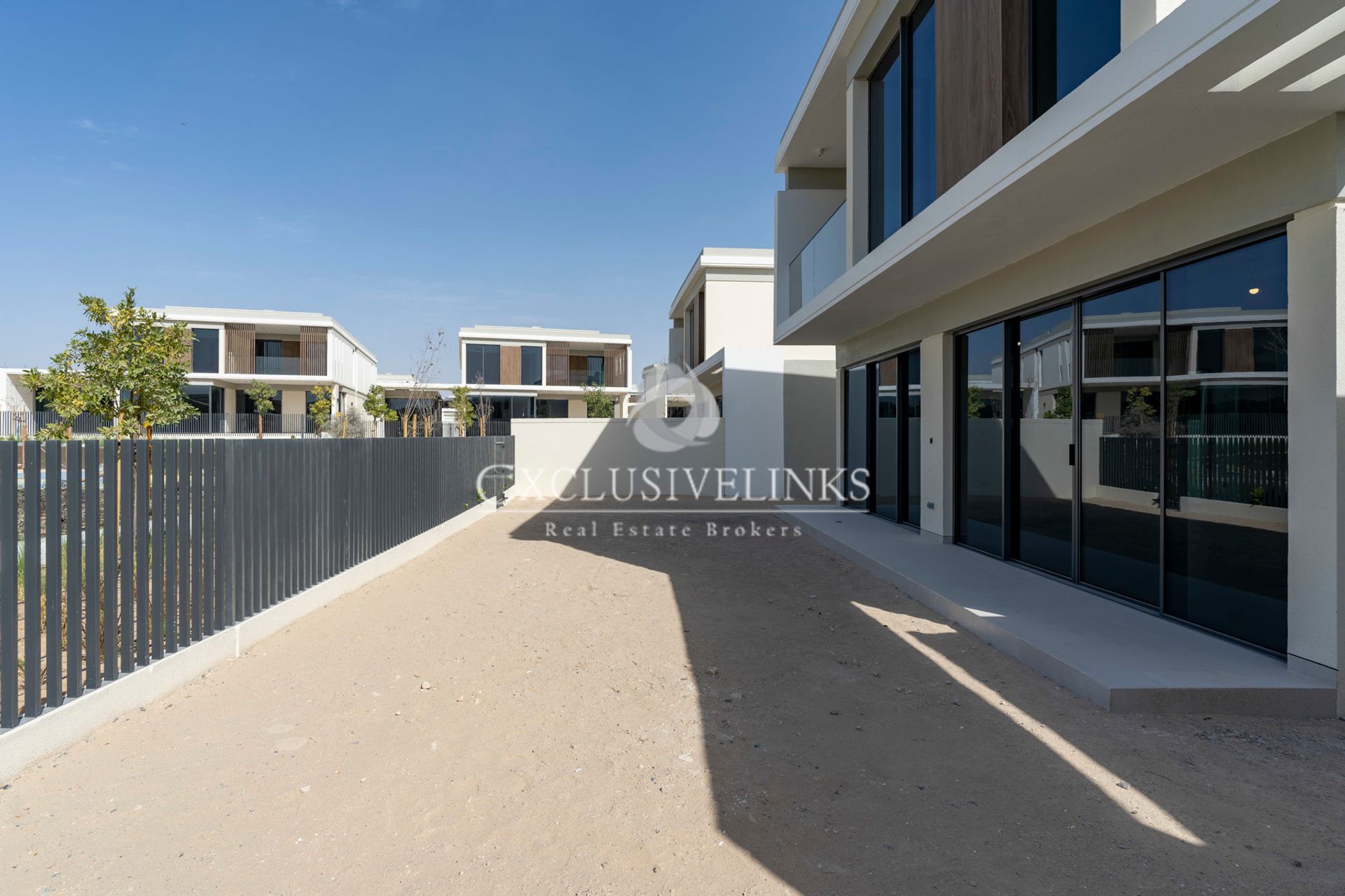 Residential in Dubai, Dubai 12879336