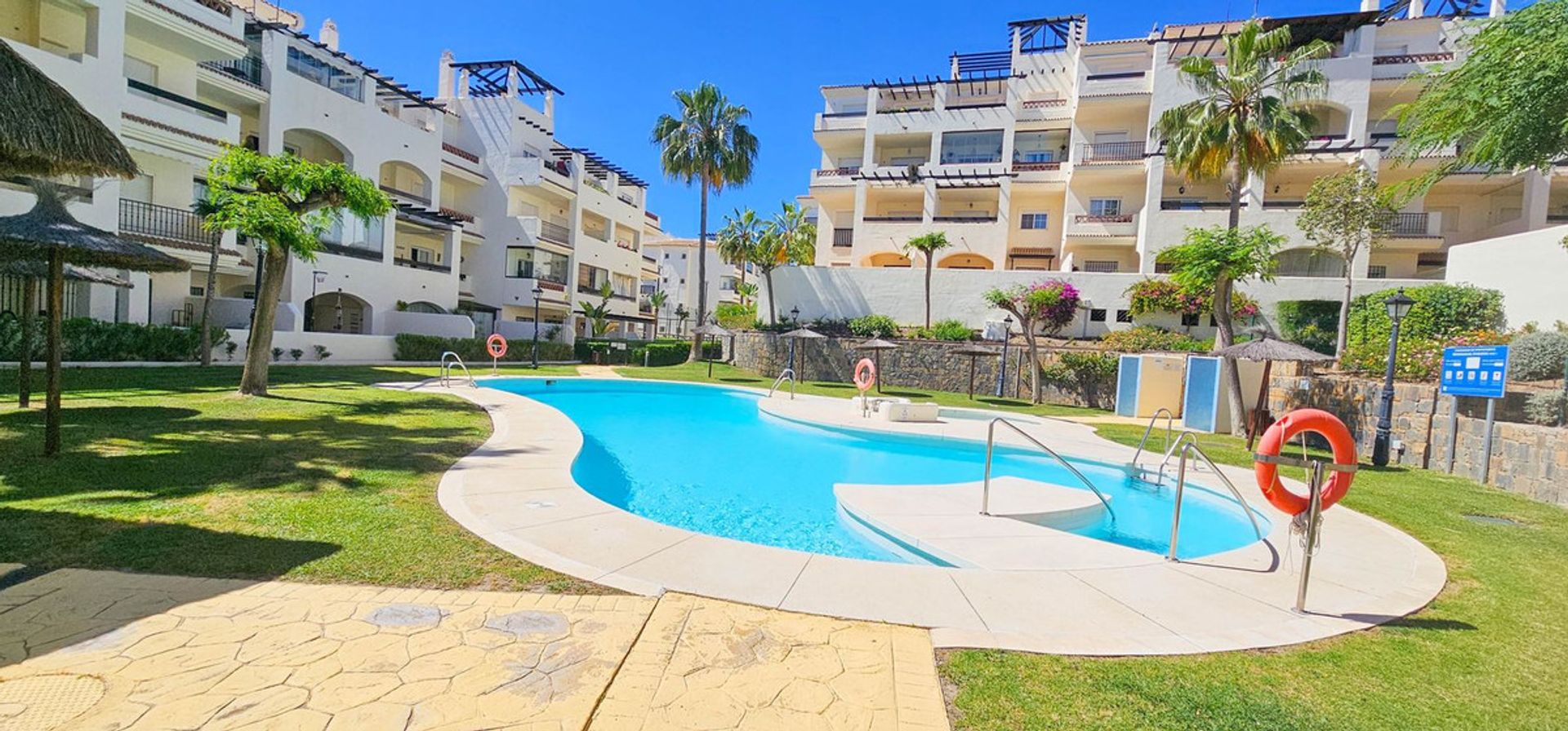 Condominio nel Manilva, Andalucía 12879732