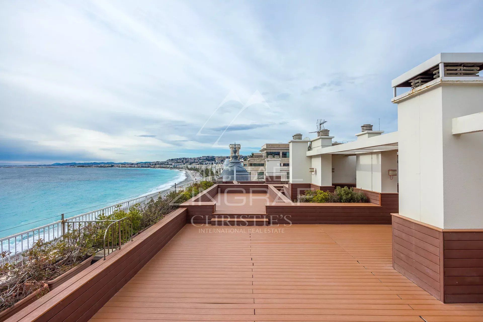 Condominium in Nice, Alpes-Maritimes 12880565