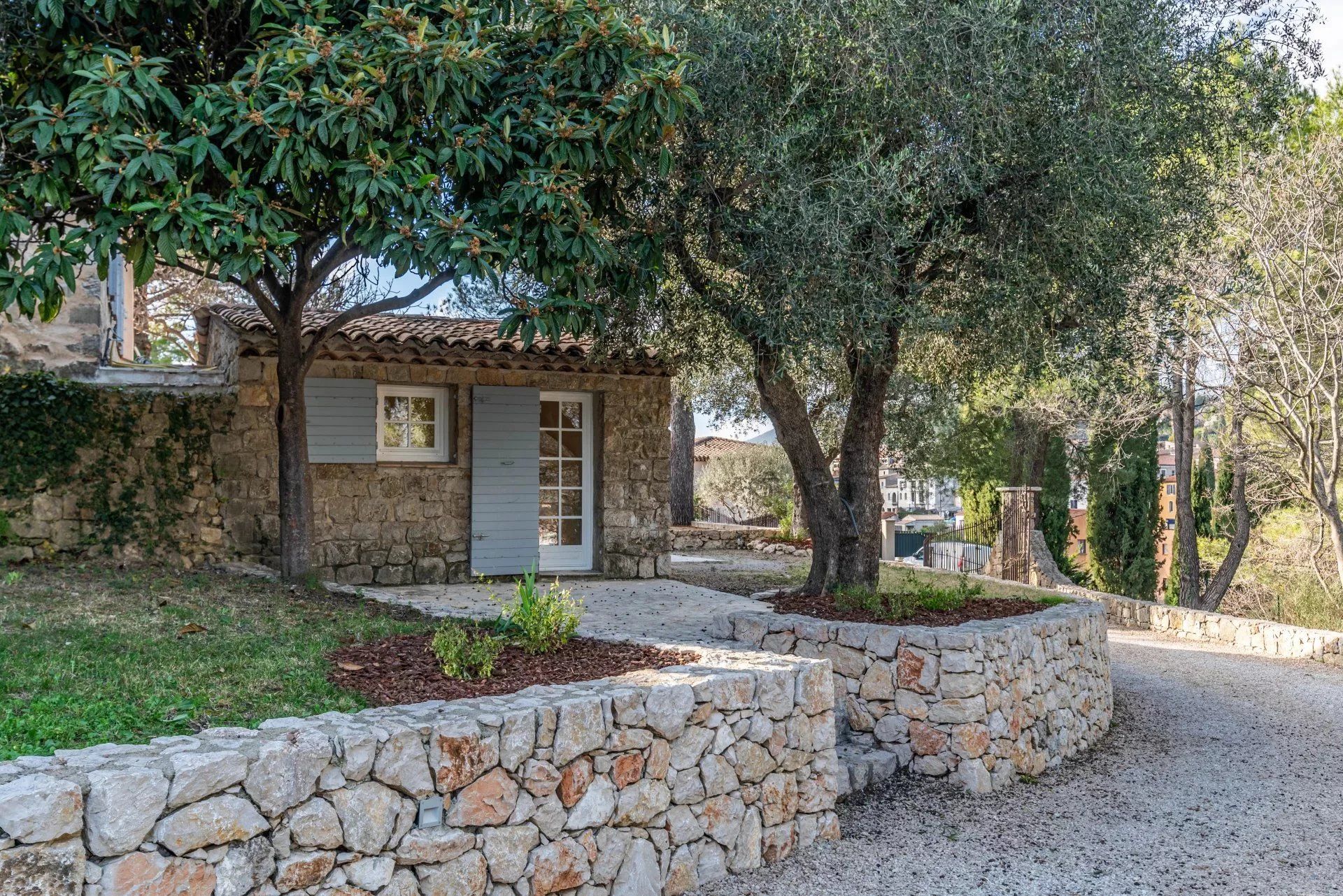 Casa nel Le Rouret, Alpes-Maritimes 12880646