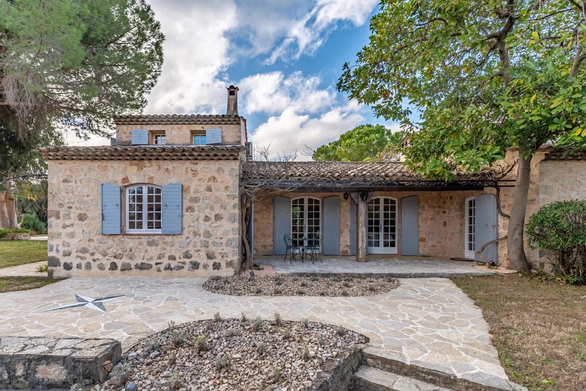 Casa nel Le Rouret, Alpes-Maritimes 12880646