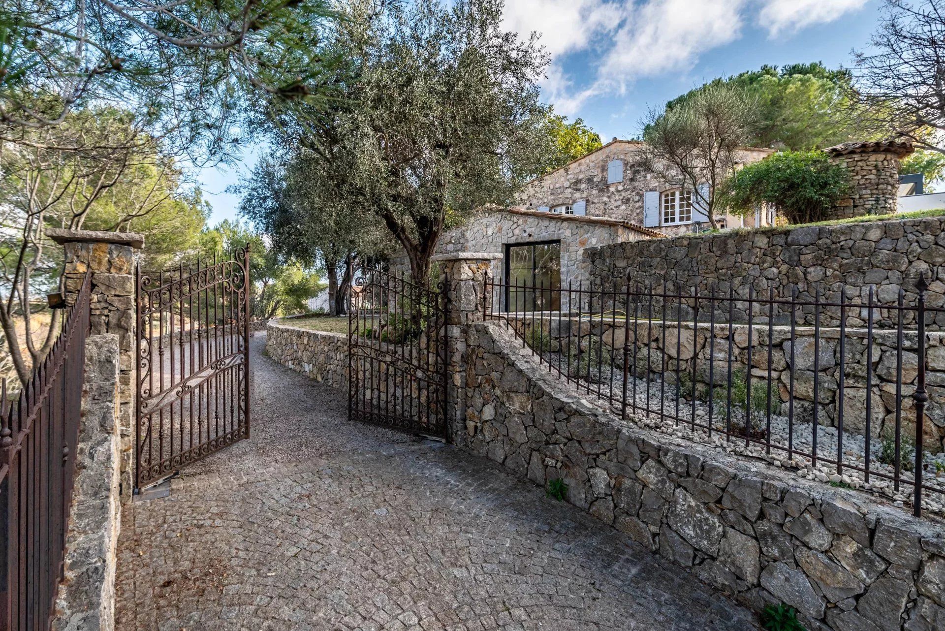 Casa nel Le Rouret, Alpes-Maritimes 12880646