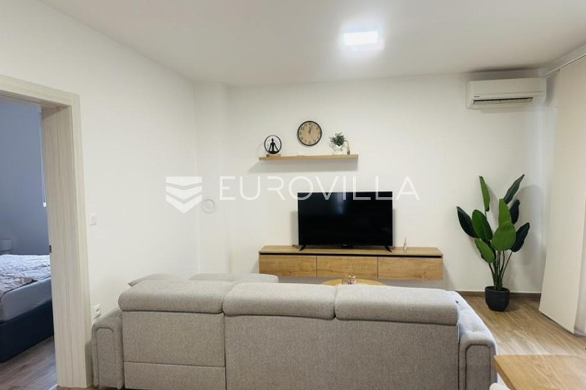 Condominio en Pula, Istarska županija 12880777