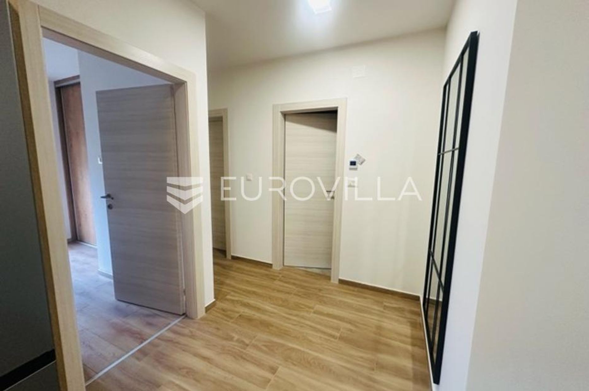 Condominio en Pula, Istarska županija 12880777