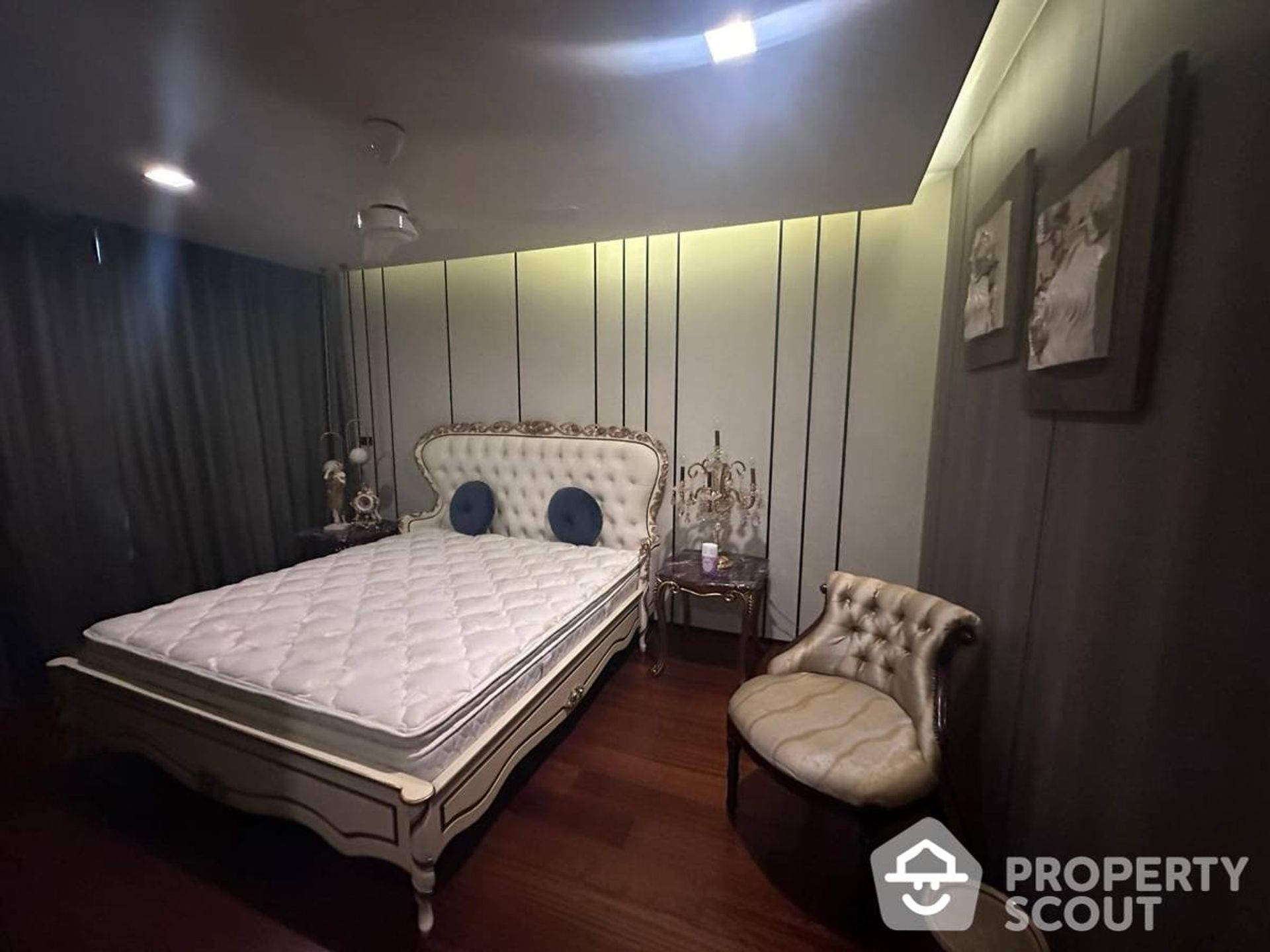 Hus i , Krung Thep Maha Nakhon 12880879