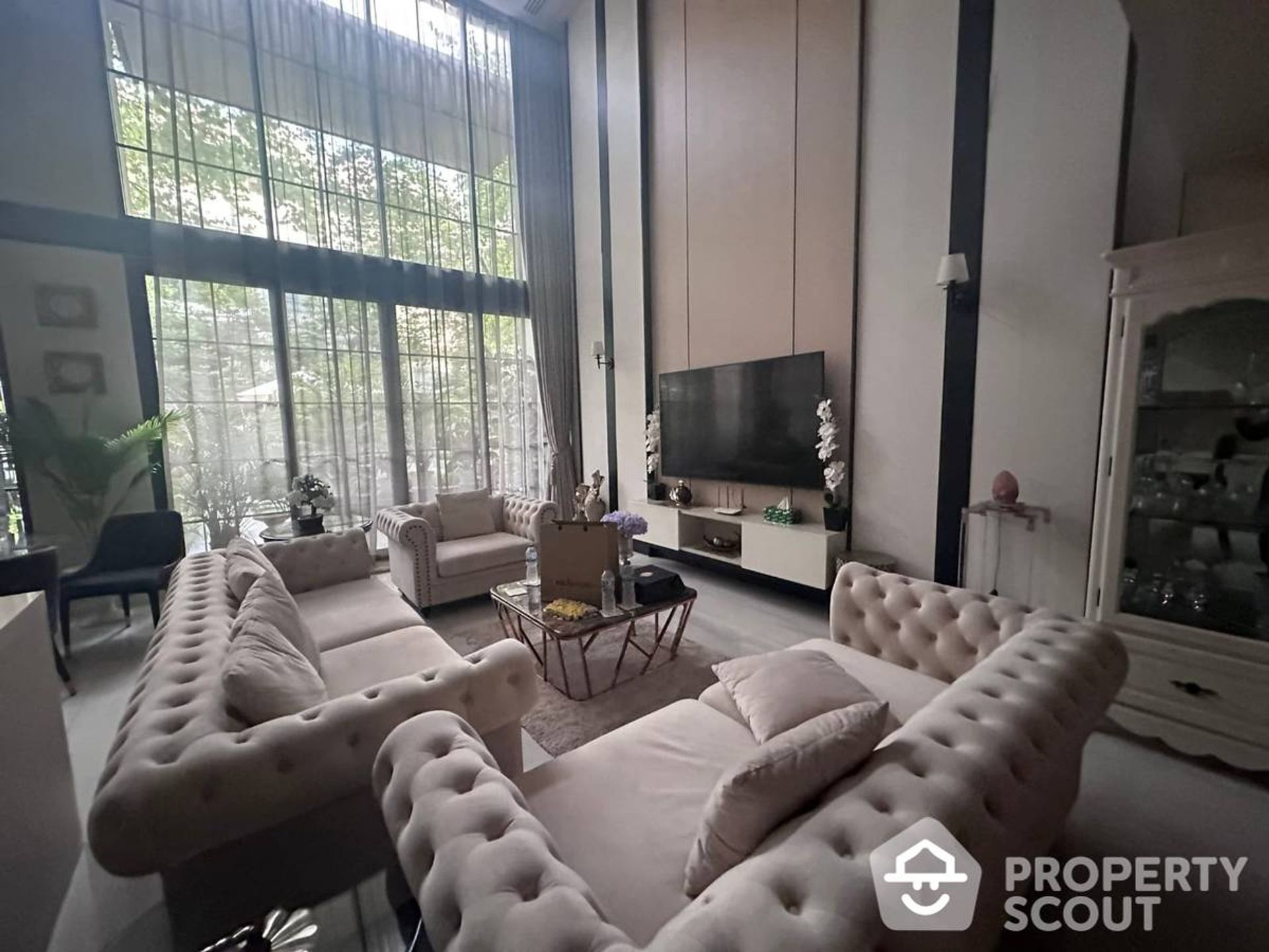 Hus i , Krung Thep Maha Nakhon 12880879