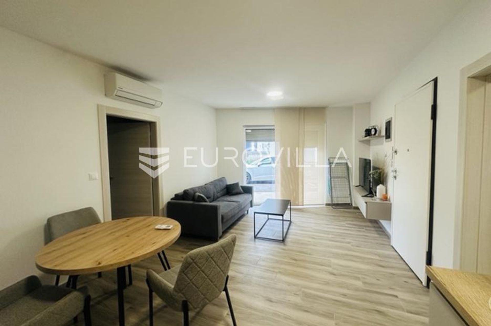 Condominio en Pula, Istarska županija 12881357