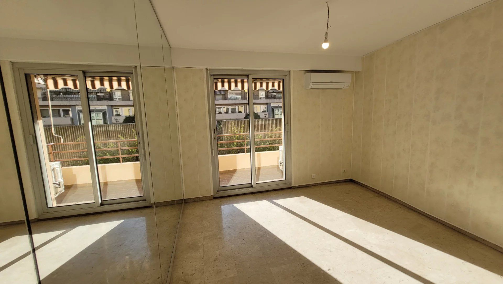 Condominio en Nice, Alpes-Maritimes 12881965