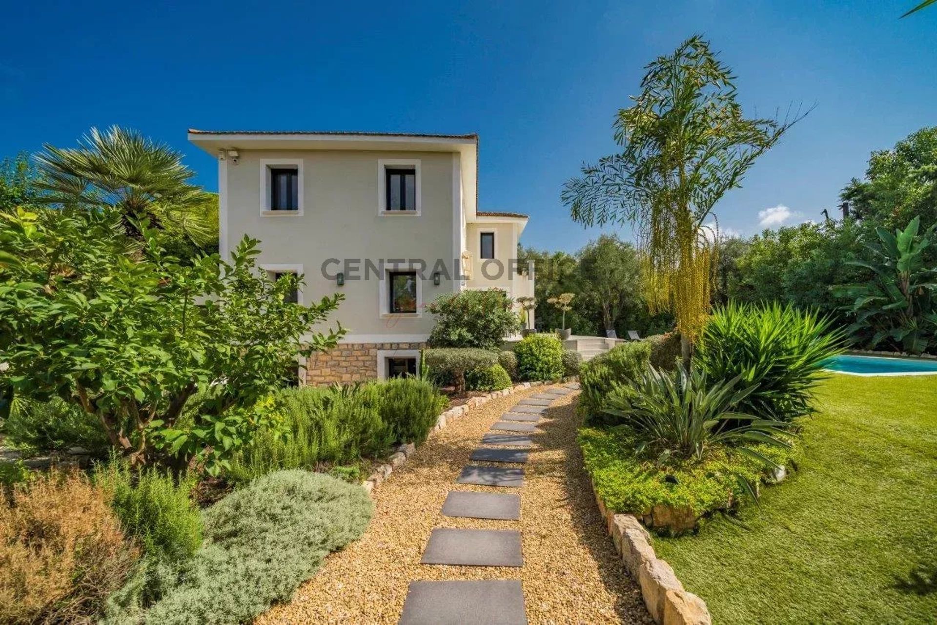 rumah dalam Antibes, Provence-Alpes-Côte d'Azur 12882436