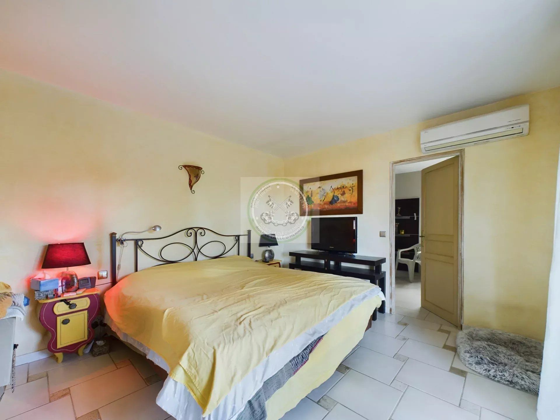 Квартира в Roquebrune-sur-Argens, Var 12882491