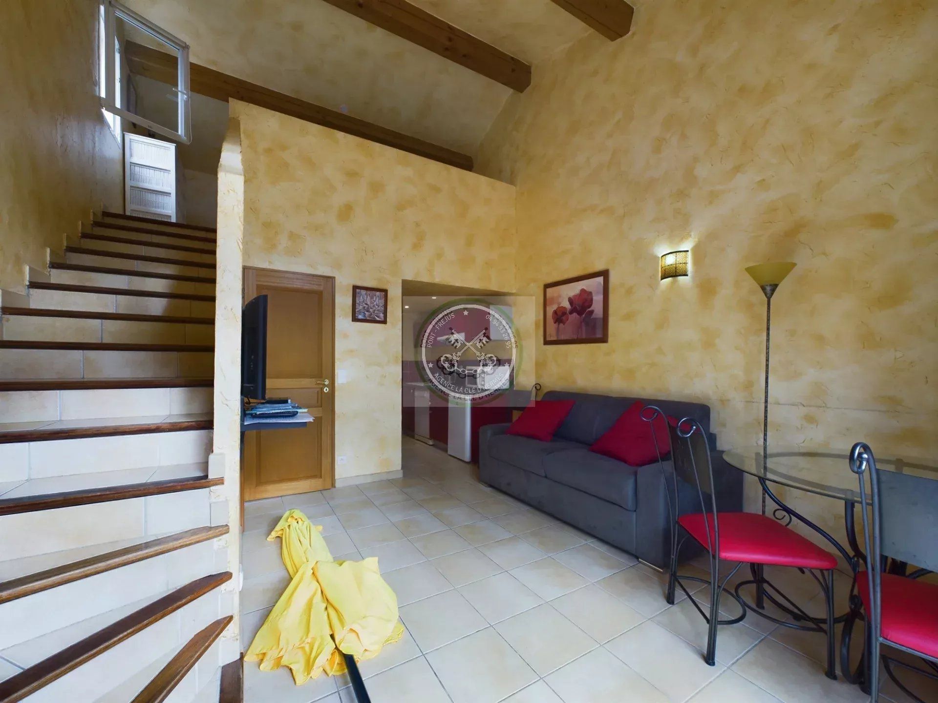 Квартира в Roquebrune-sur-Argens, Var 12882491