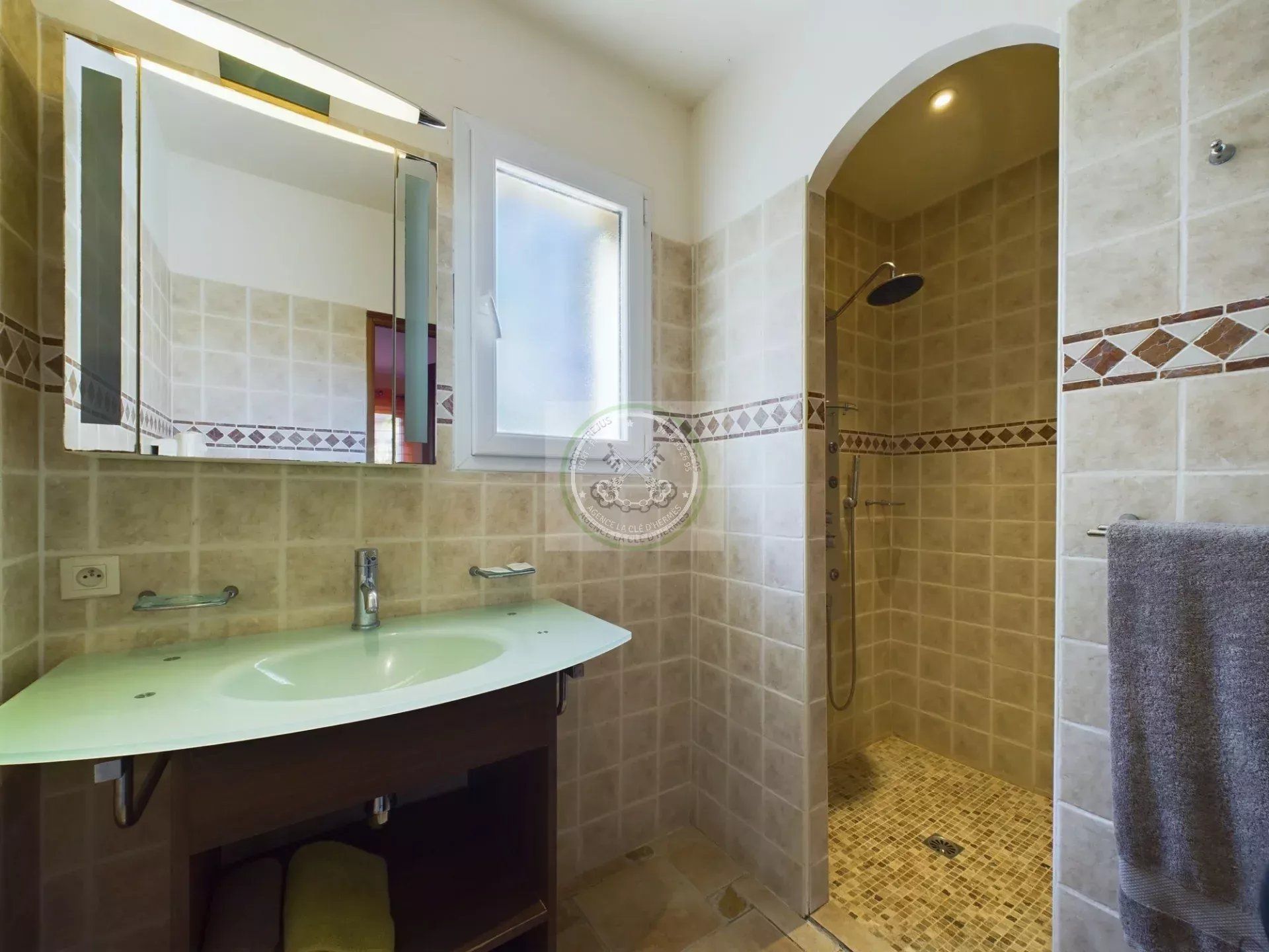 Квартира в Roquebrune-sur-Argens, Var 12882491