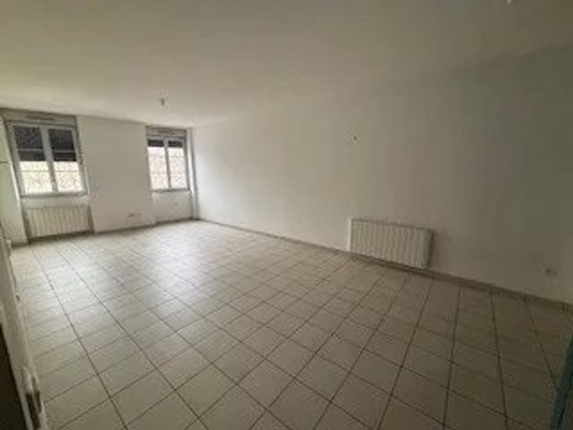 Osakehuoneisto sisään Macon, Bourgogne-Franche-Comte 12882514