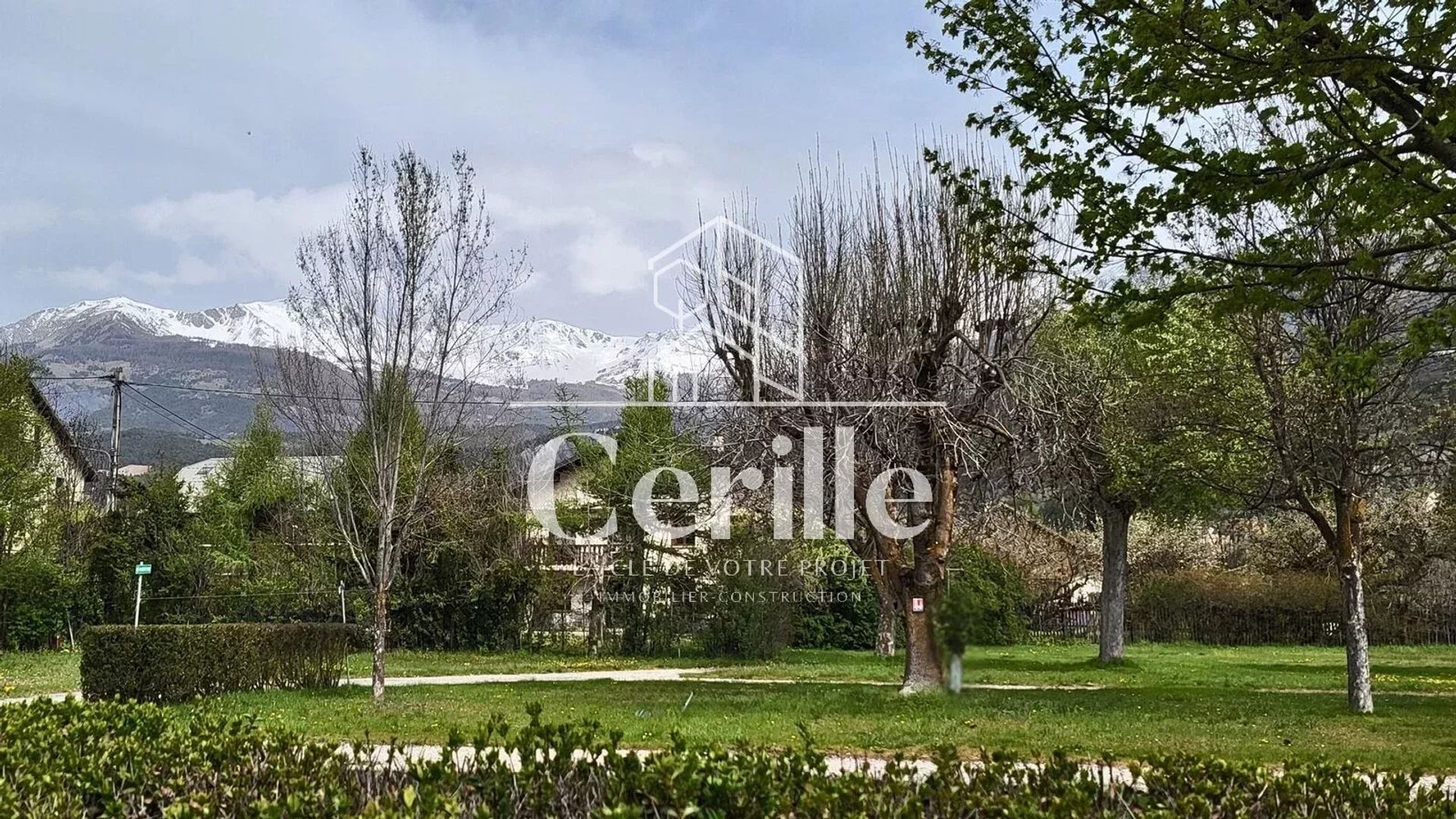 Condominium in Barcelonnette, Provence-Alpes-Cote d'Azur 12882531