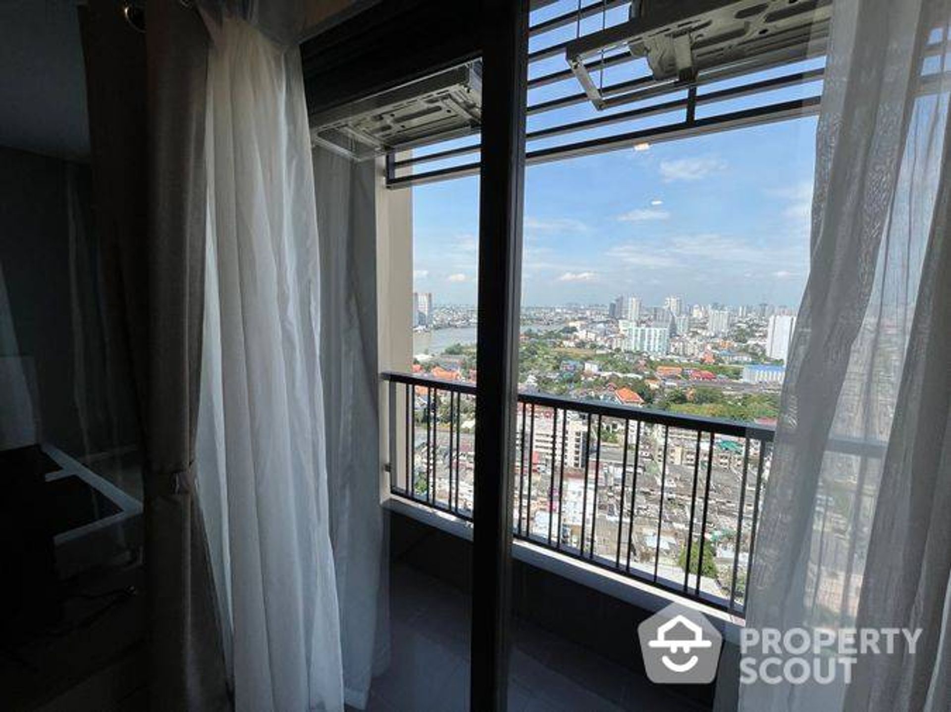 Condominium in Bang Kho Laem, Krung Thep Maha Nakhon 12882852