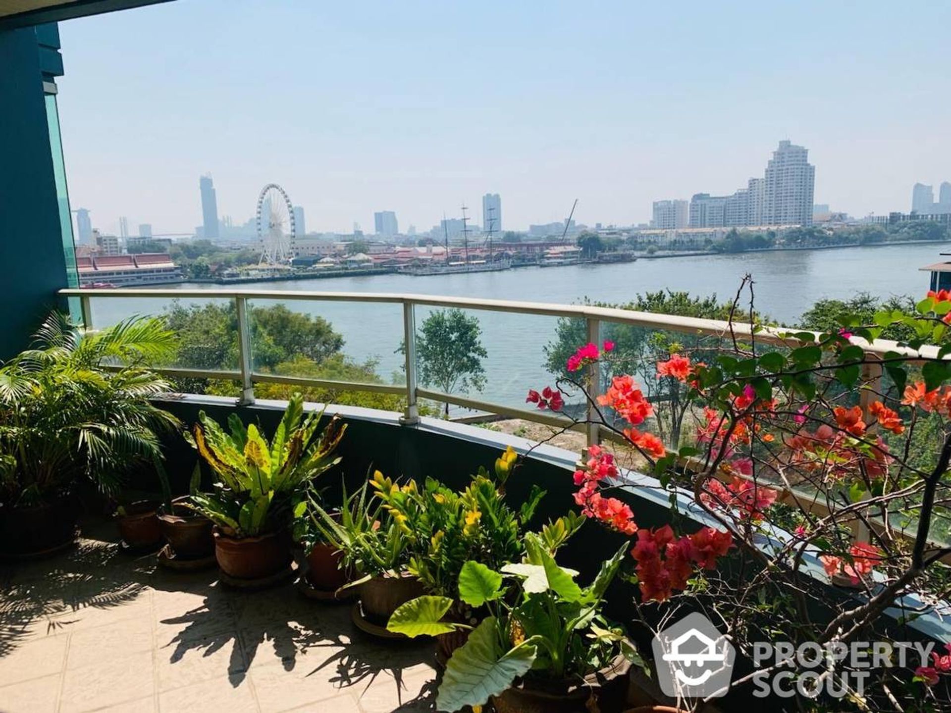 Condominium in Godown, Krung Thep Maha Nakhon 12882921