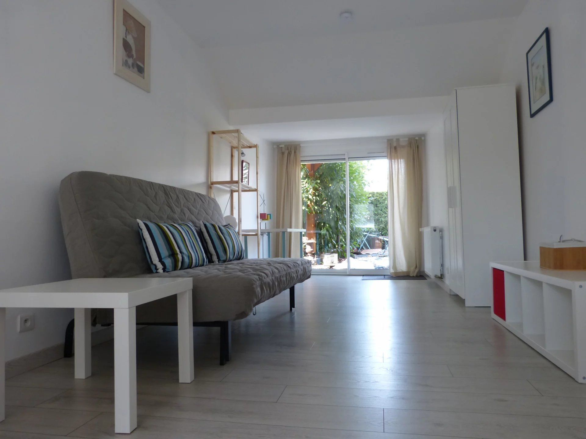 Condominium in Tours, Centre-Val de Loire 12883739