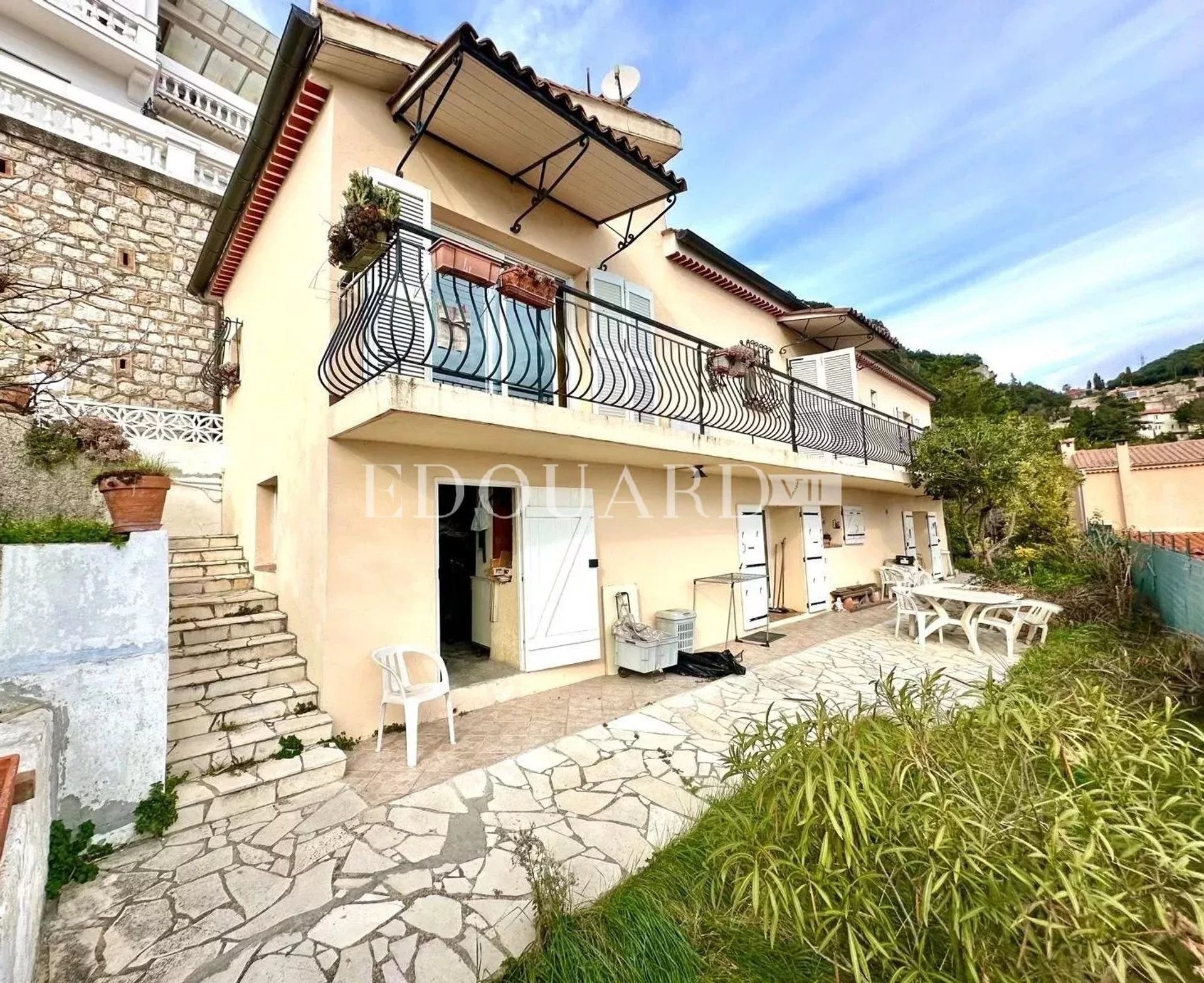 Huis in La Turbie, Provence-Alpes-Côte d'Azur 12883741