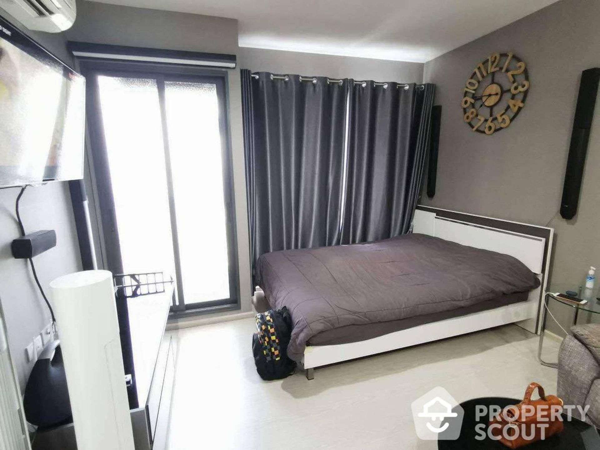 Condominium in Khlong Toei, Krung Thep Maha Nakhon 12884589