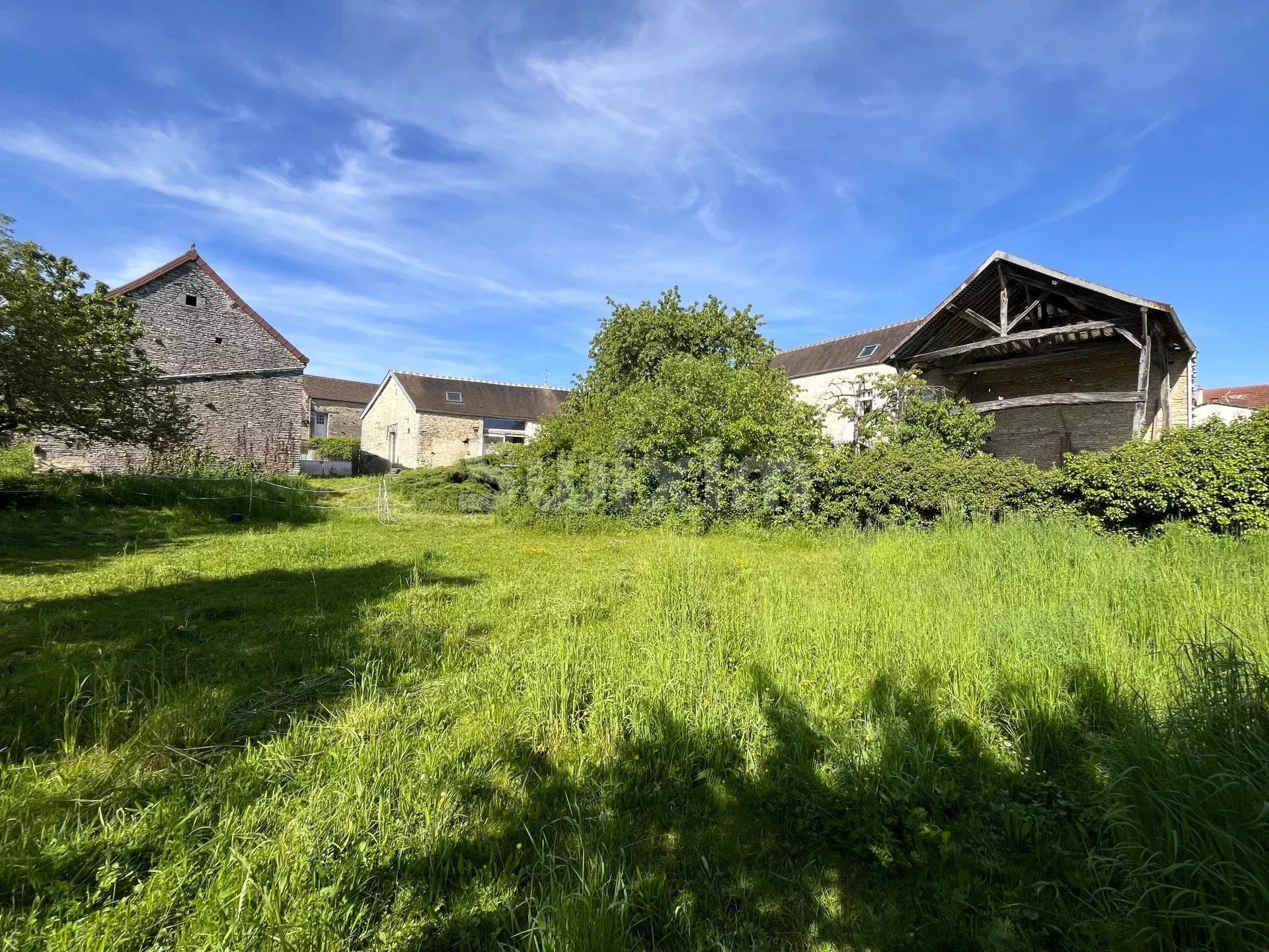 Hus i Noyers, Yonne 12884920