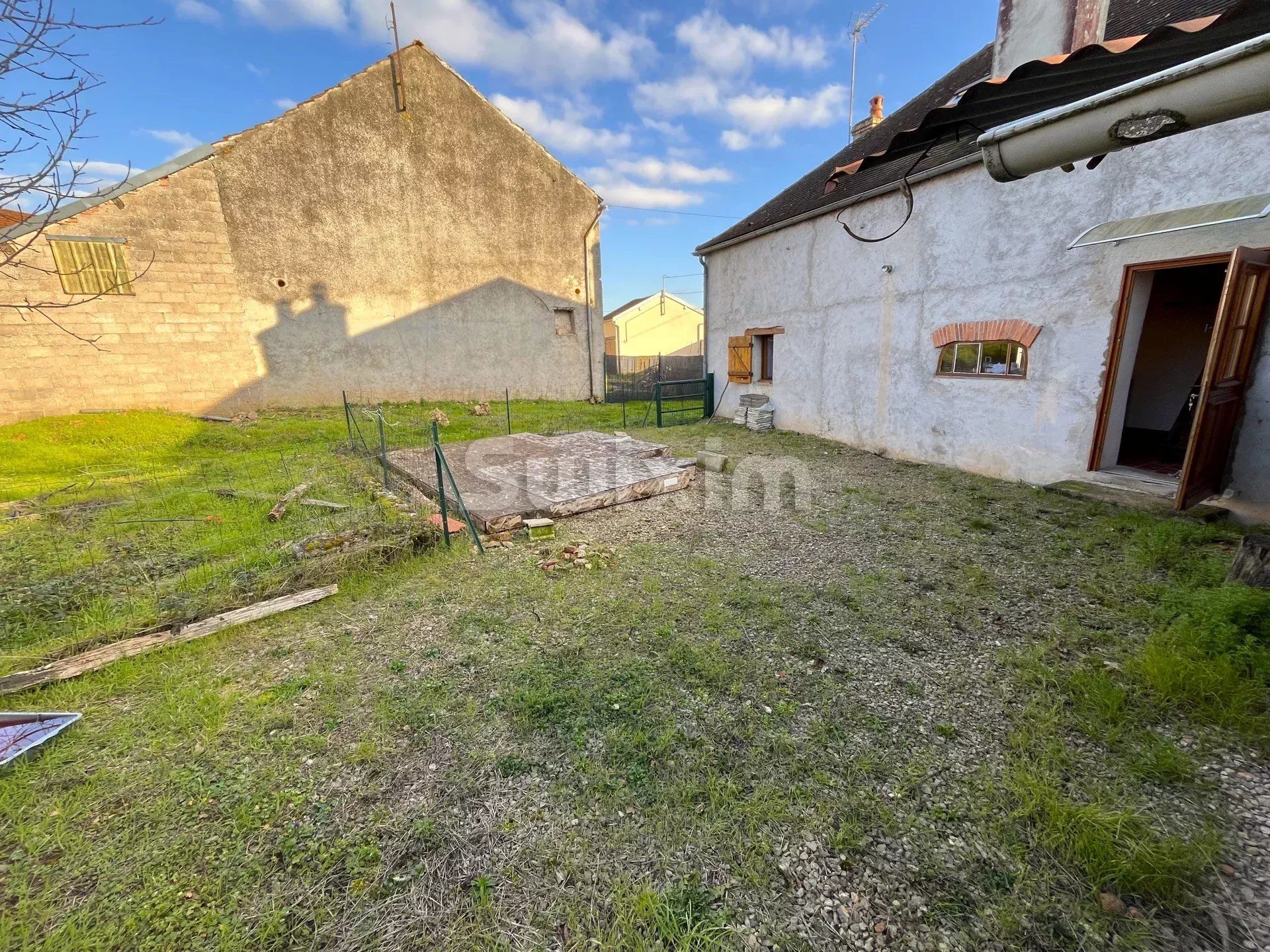 House in Semur-en-Auxois, Côte-d'Or 12884921