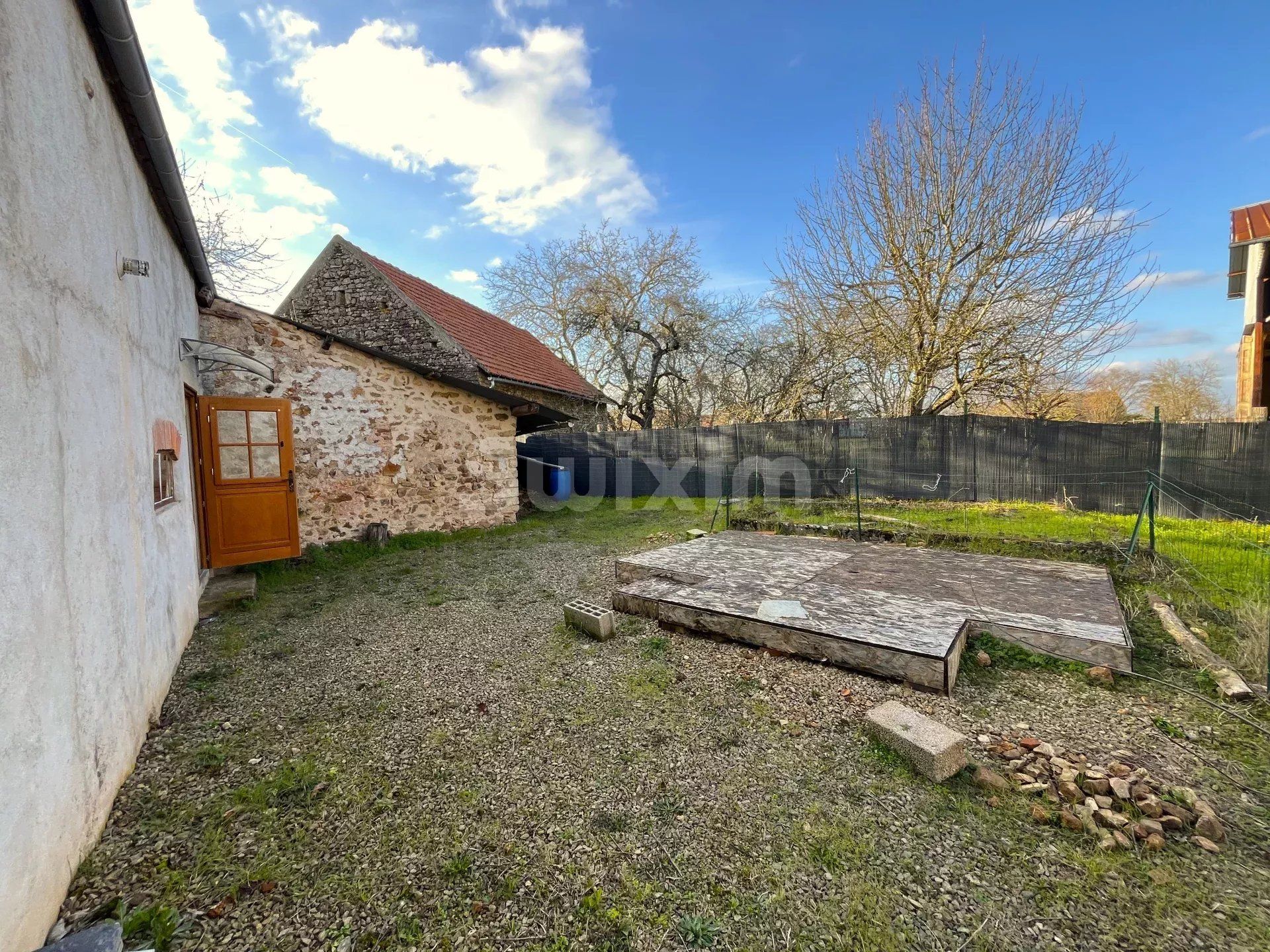 房子 在 Semur-en-Auxois, Côte-d'Or 12884921