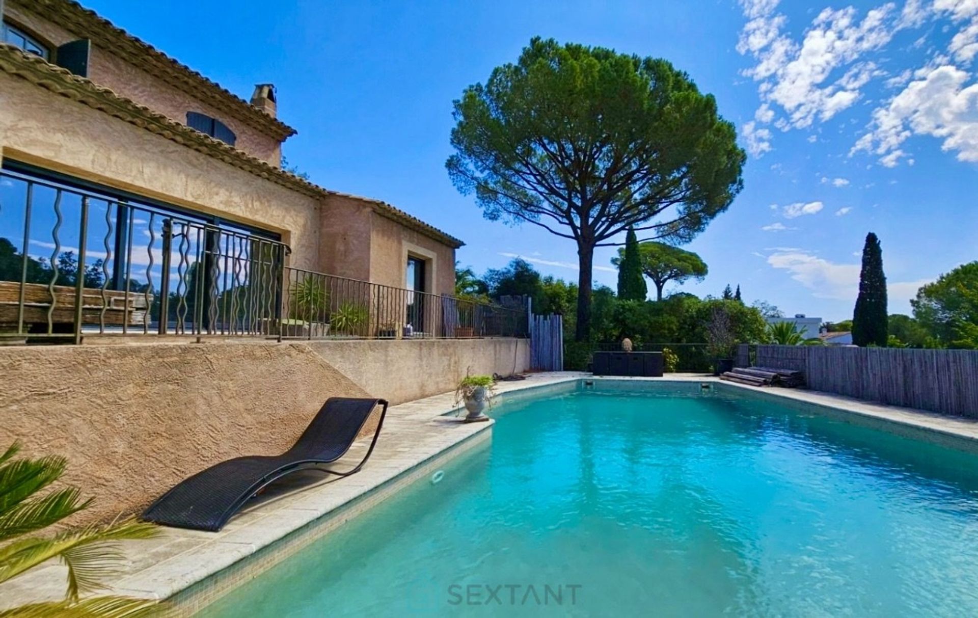 Residenziale nel Grimaud, Provence-Alpes-Côte d'Azur 12885094