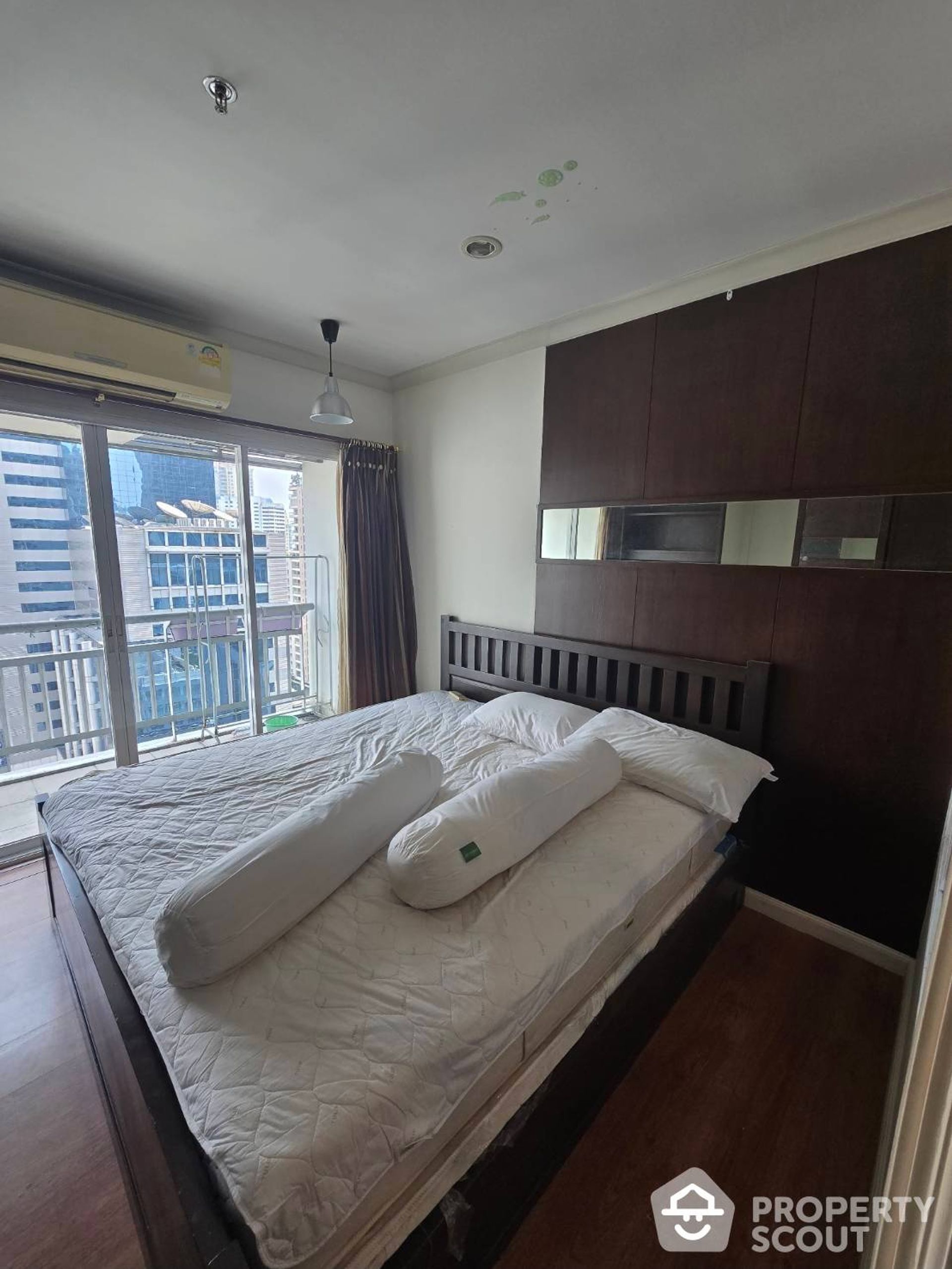 Condominium in Ban Na Song, Krung Thep Maha Nakhon 12885202