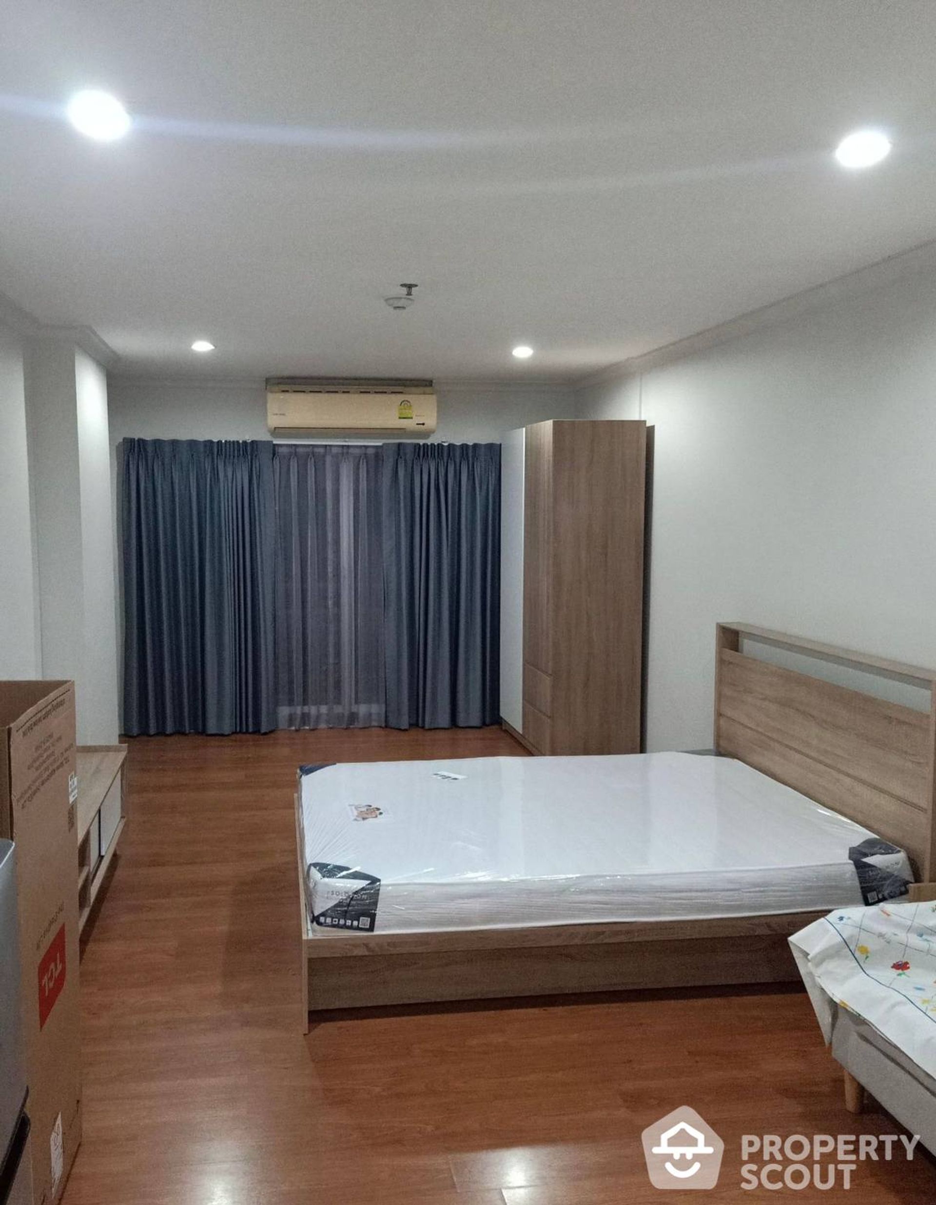 Condominium in Ban Na Song, Krung Thep Maha Nakhon 12885243