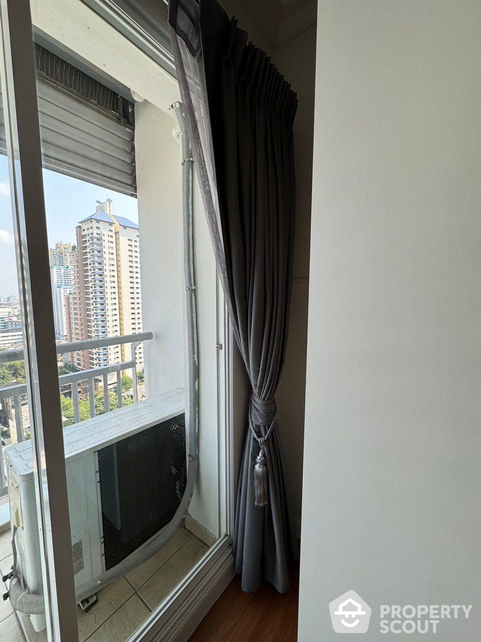 Condominium in Ban Na Song, Krung Thep Maha Nakhon 12885243