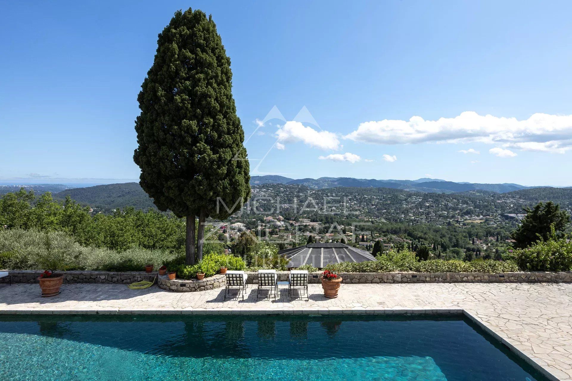 بيت في Cabris, Provence-Alpes-Cote d'Azur 12885312