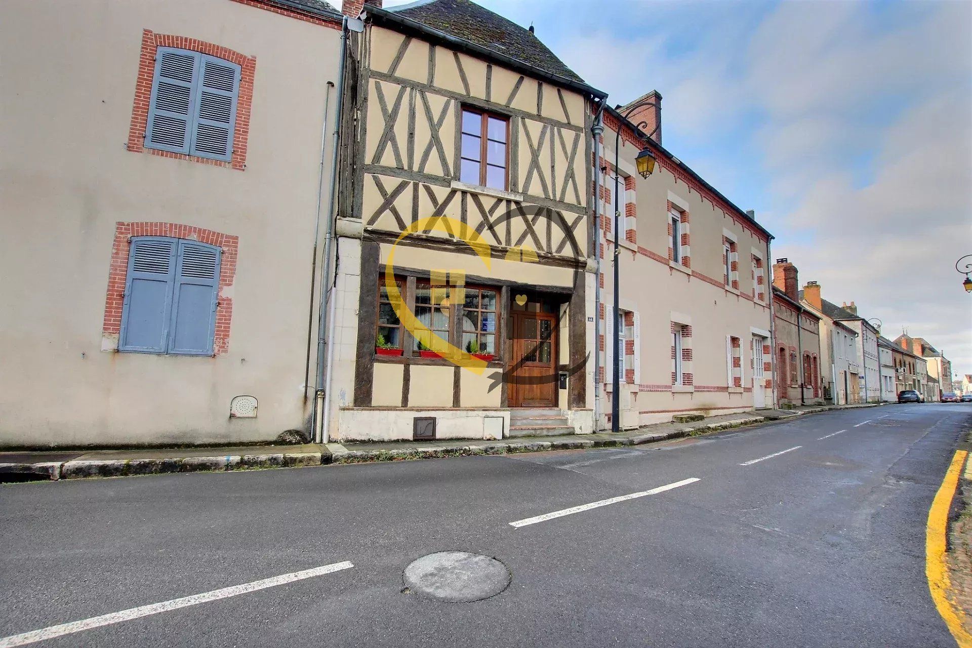 بيت في La Chapelle-d'Angillon, Centre-Val de Loire 12885387