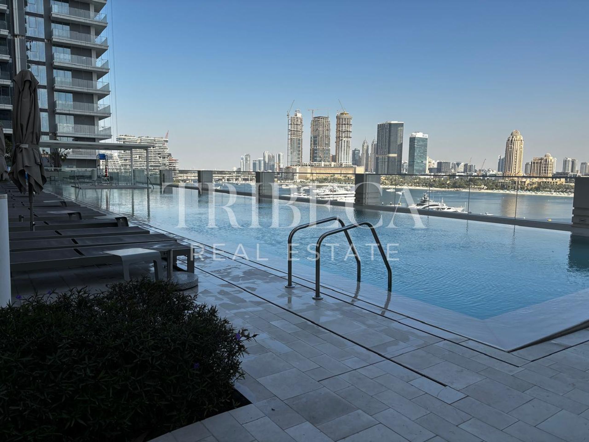 Condominium in Dubai, Dubai 12885597