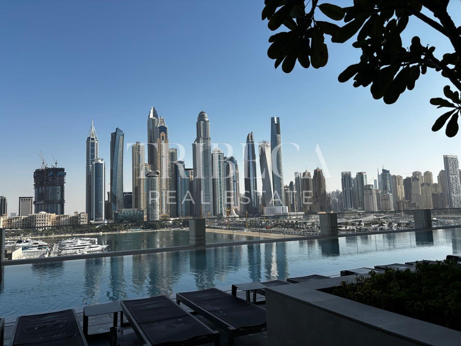 Residential in Dubai, Dubai 12885597