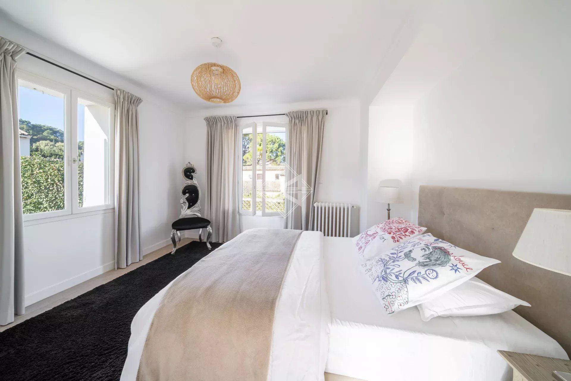 σπίτι σε Mougins, Alpes-Maritimes 12885794