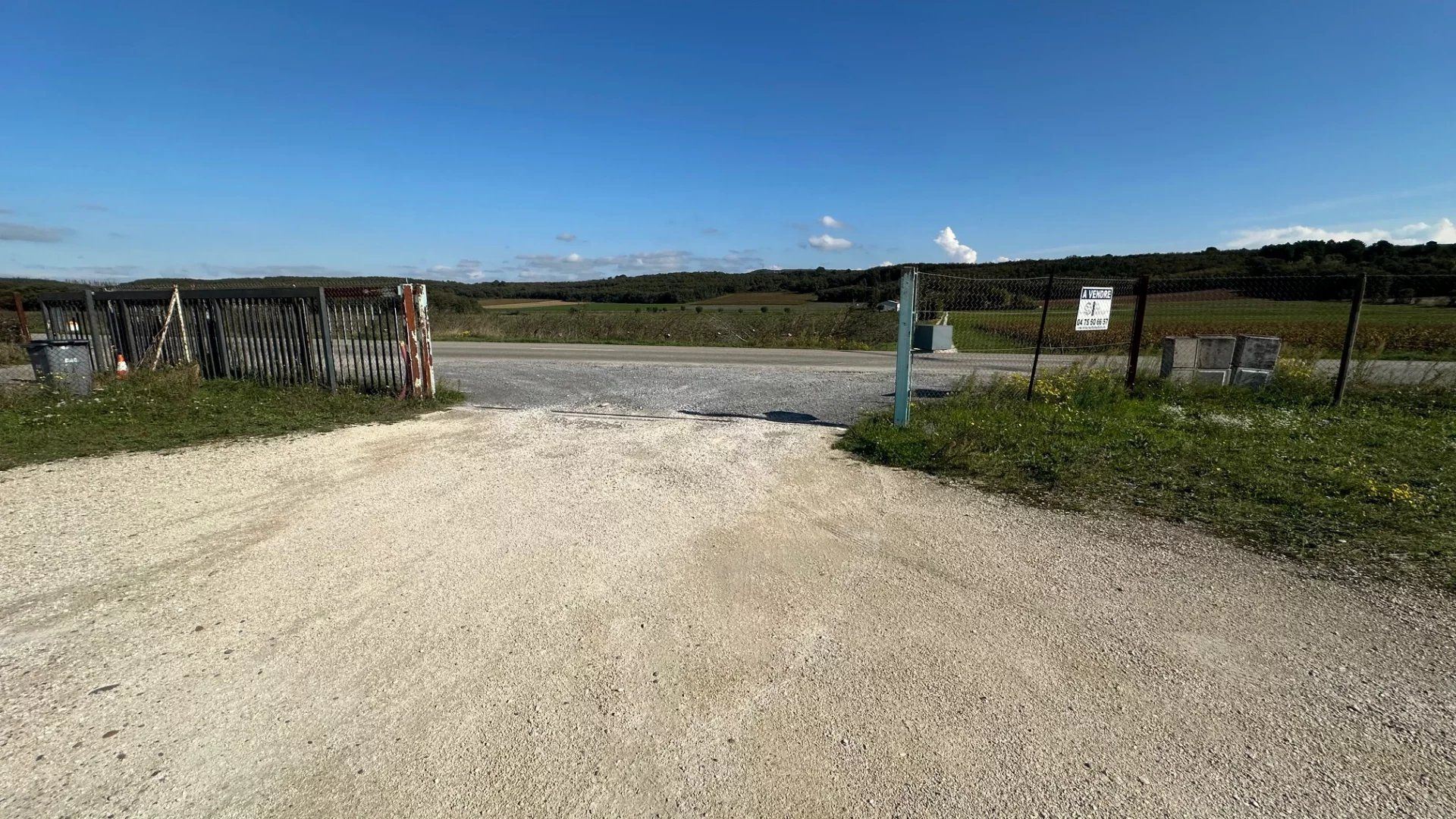 Detailhandel in Chateauneuf-du-Rhone, Auvergne-Rhône-Alpes 12885797