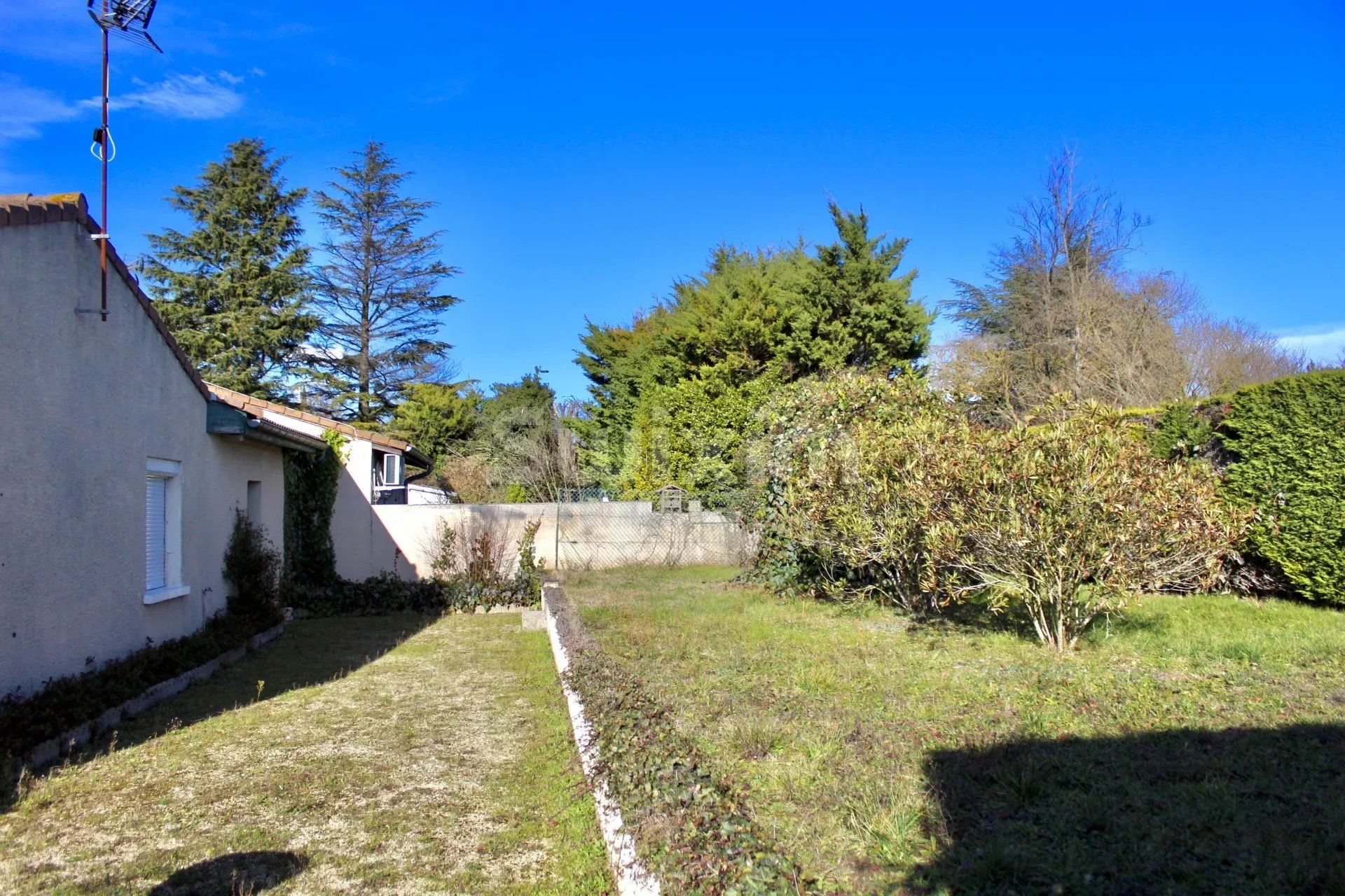 Haus im Montboucher-sur-Jabron, Auvergne-Rhône-Alpes 12885805